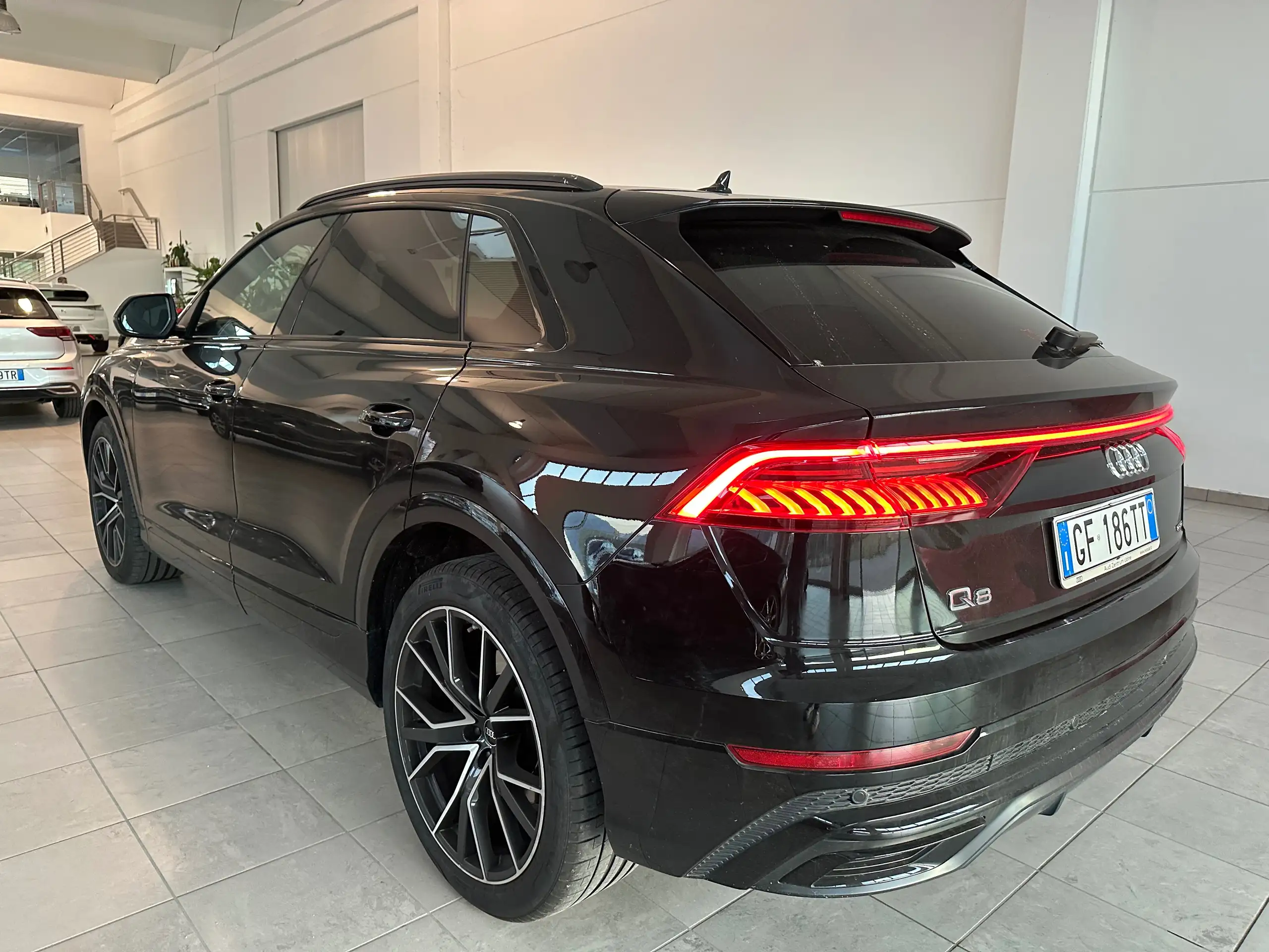 Audi - Q8