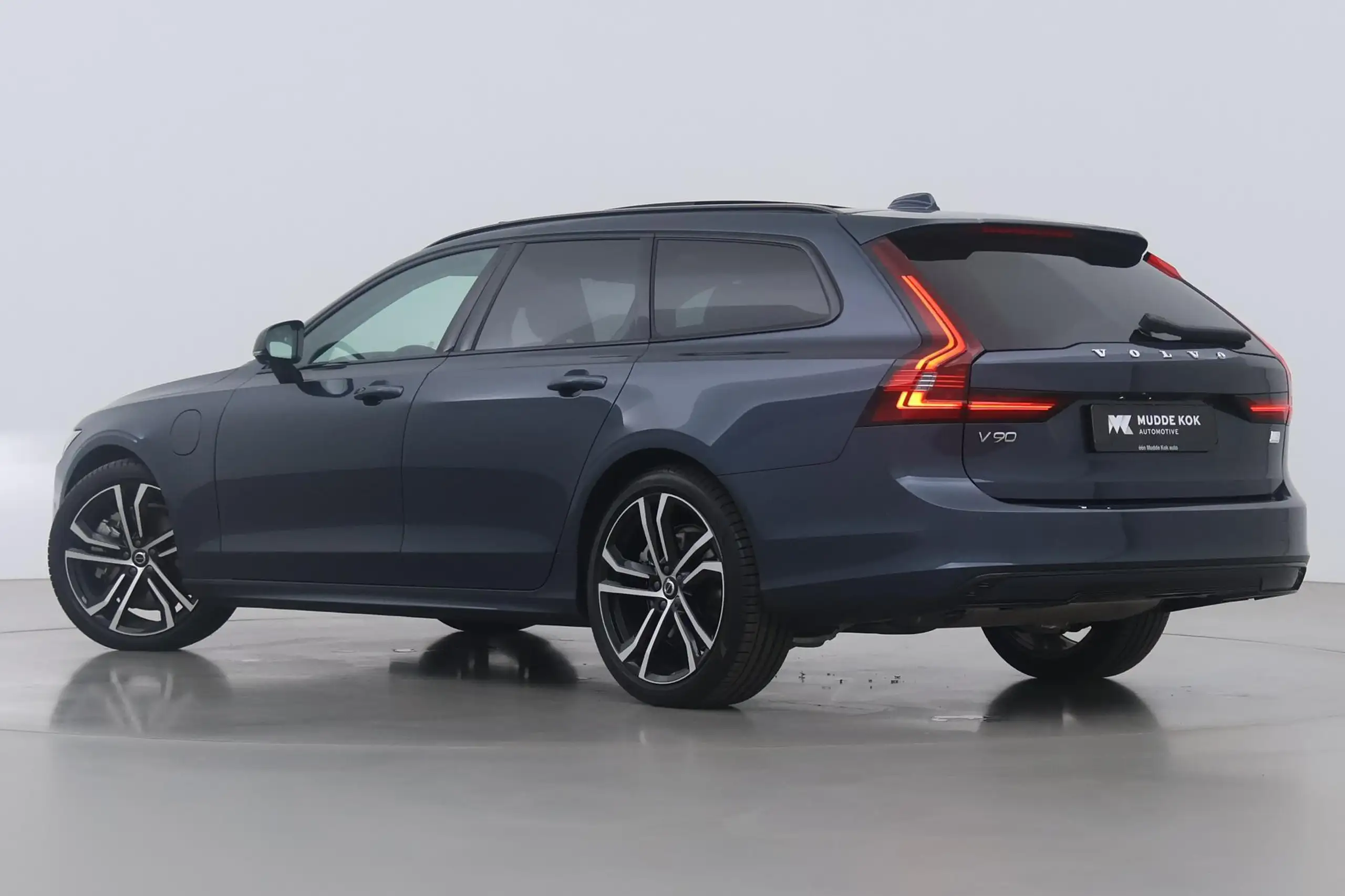 Volvo - V90