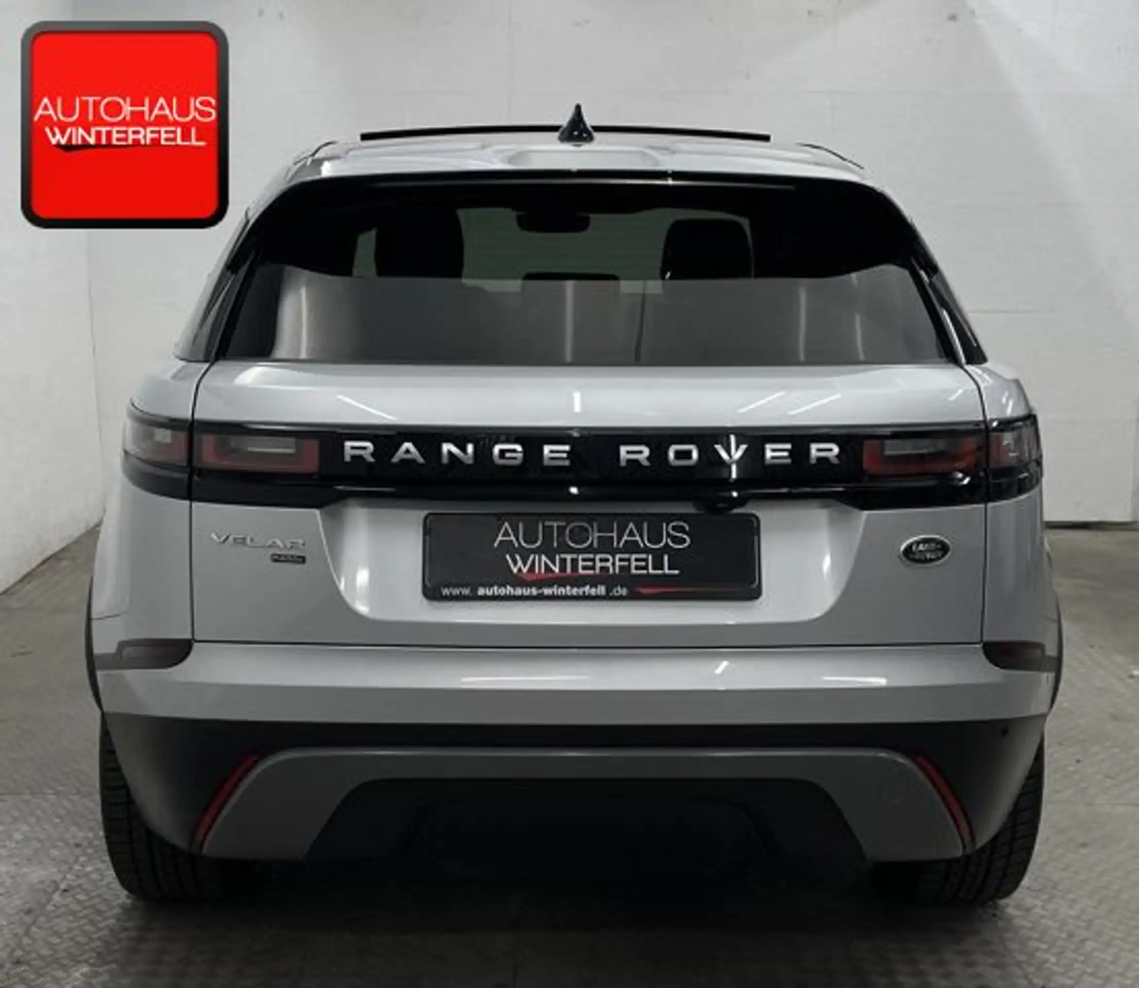 Land Rover - Range Rover Velar