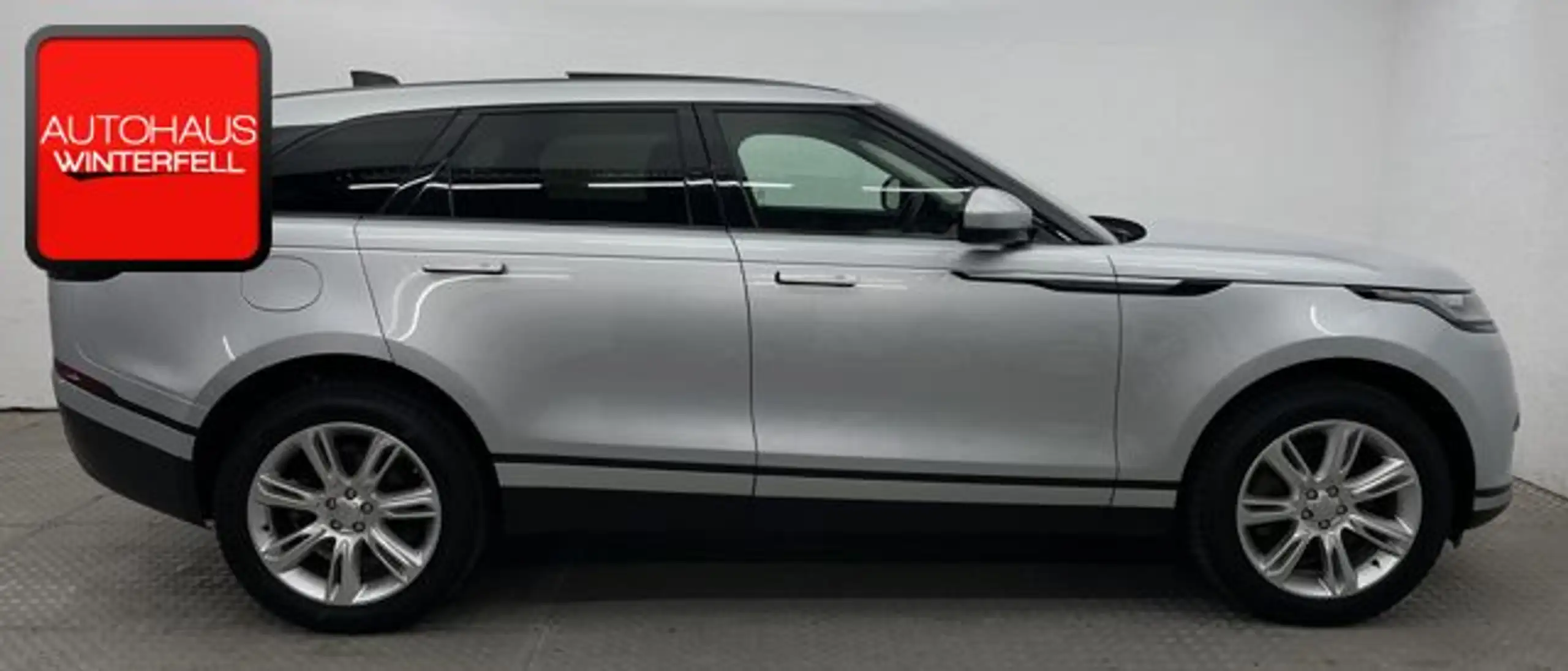 Land Rover - Range Rover Velar