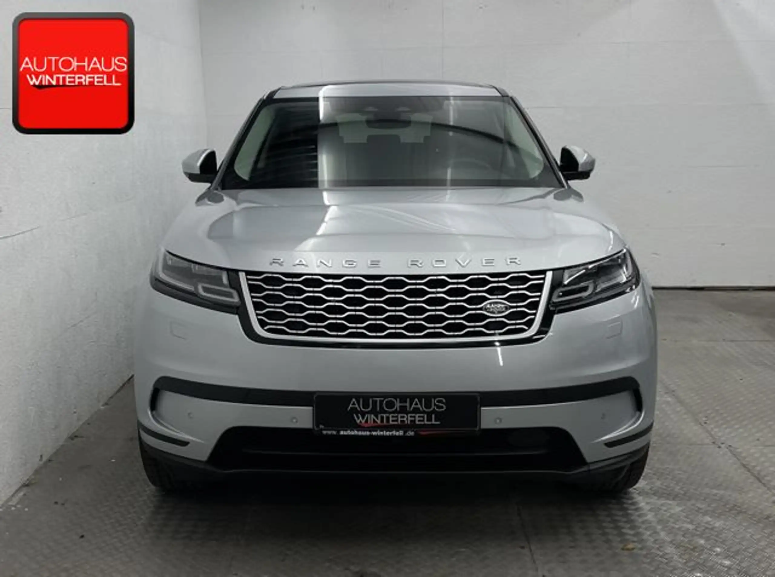 Land Rover - Range Rover Velar