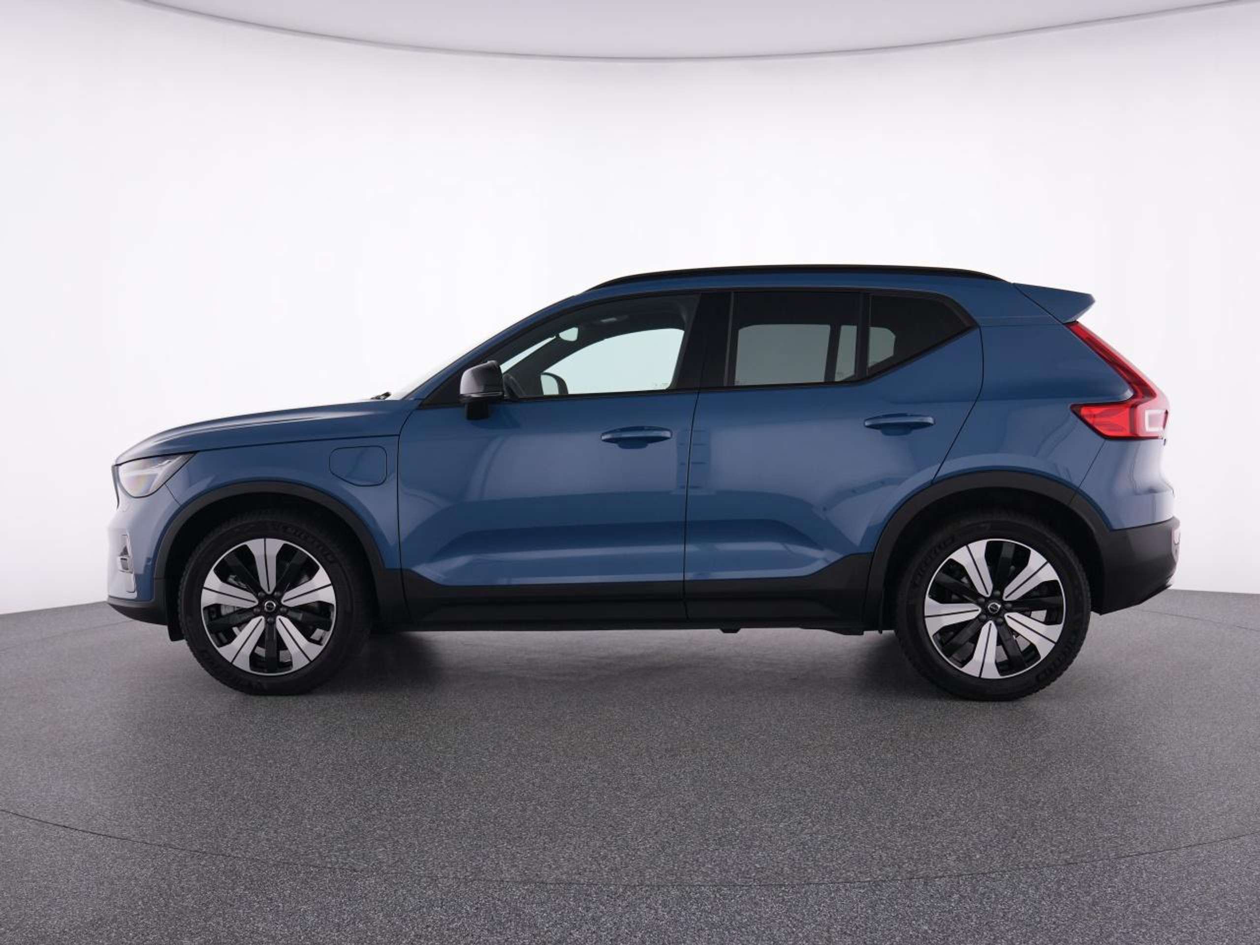 Volvo - XC40