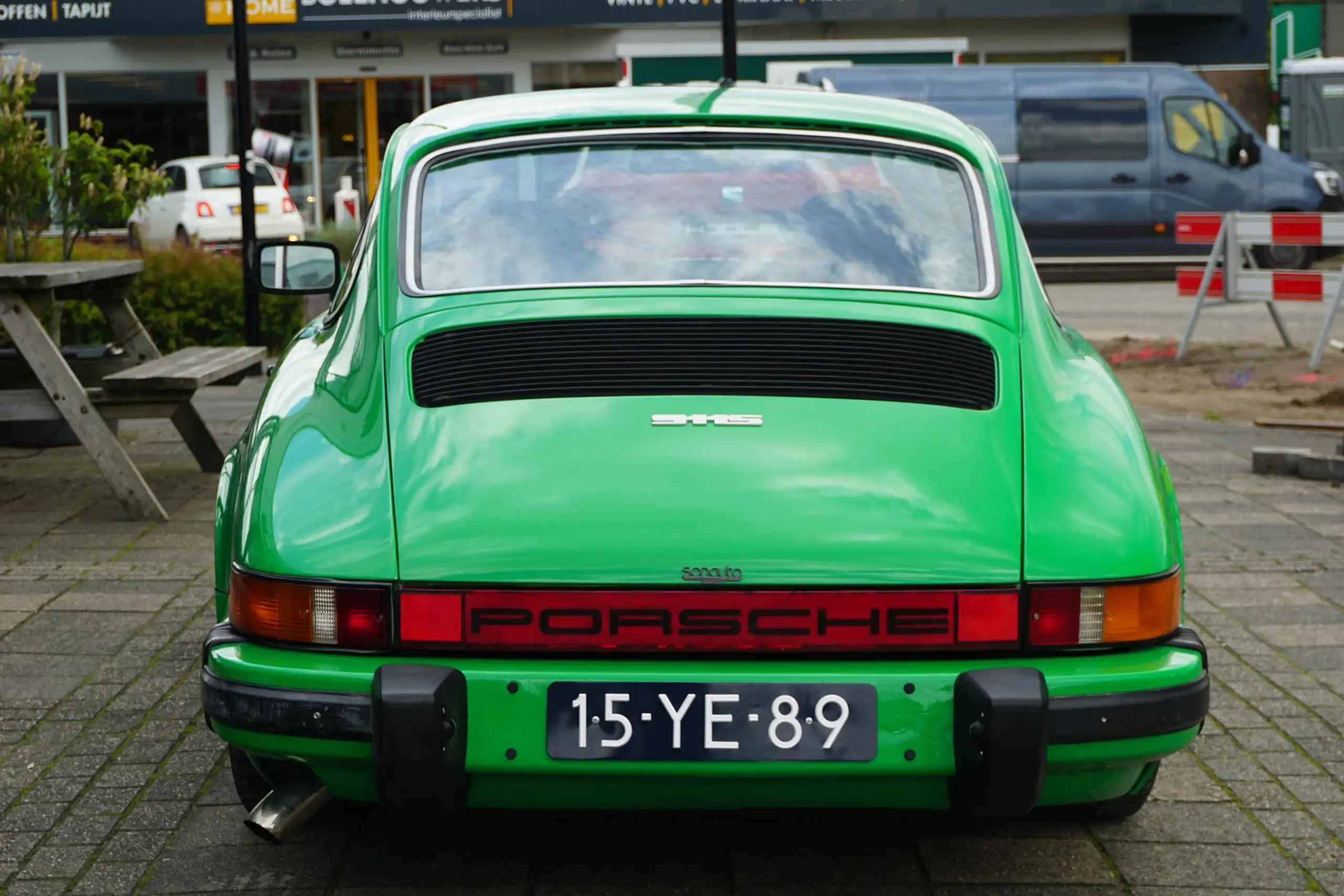 Porsche - 911