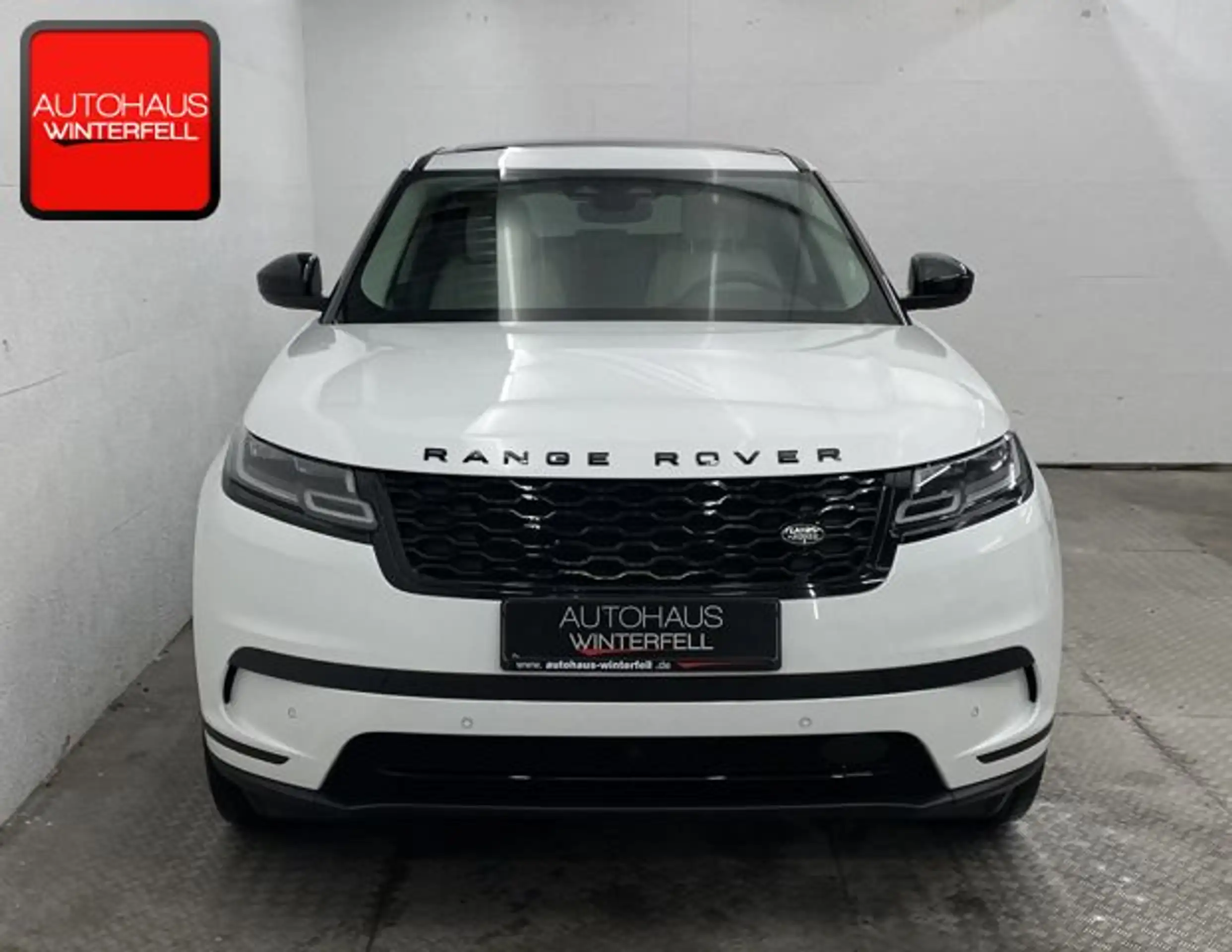 Land Rover - Range Rover Velar