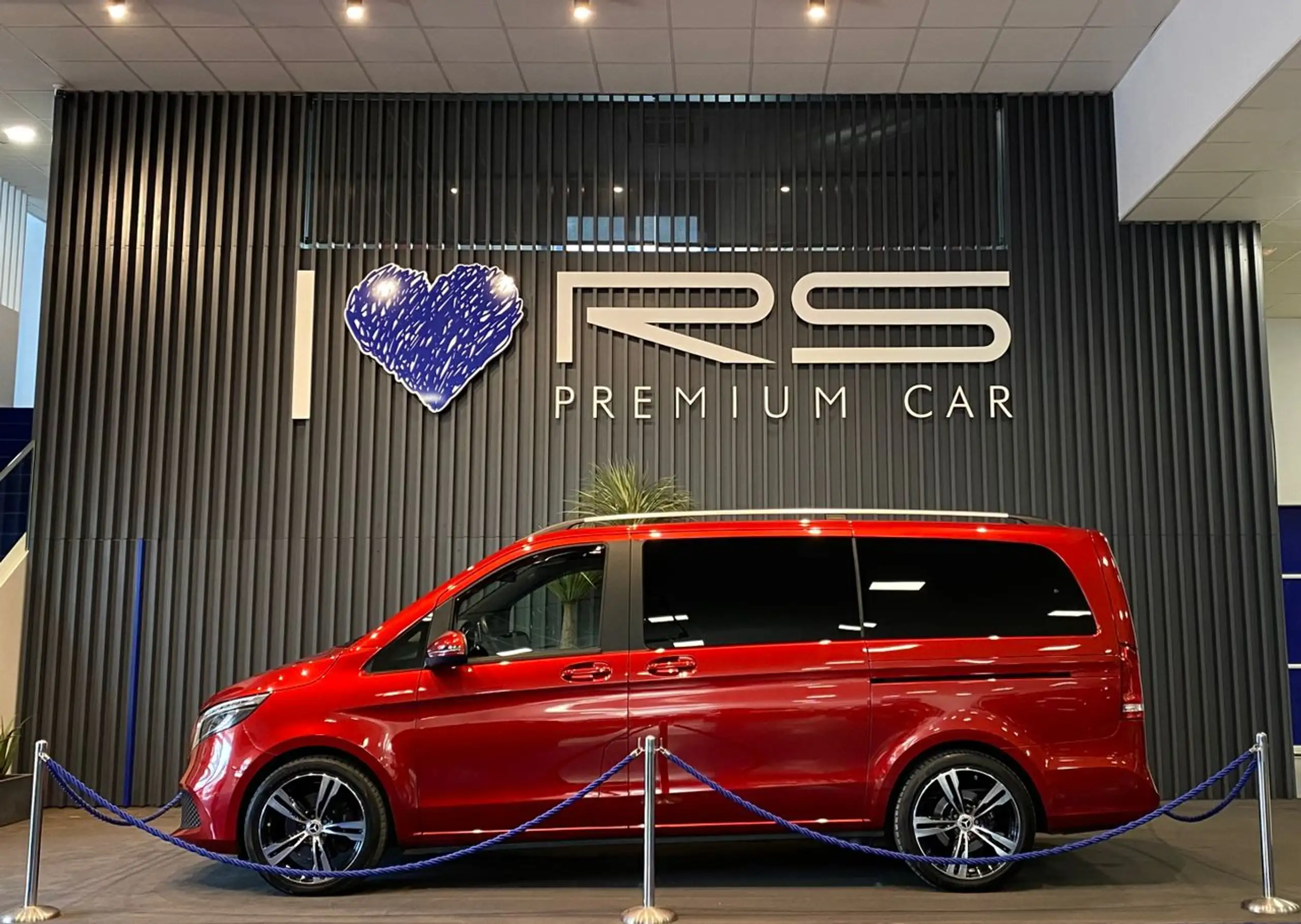 Mercedes-Benz - V