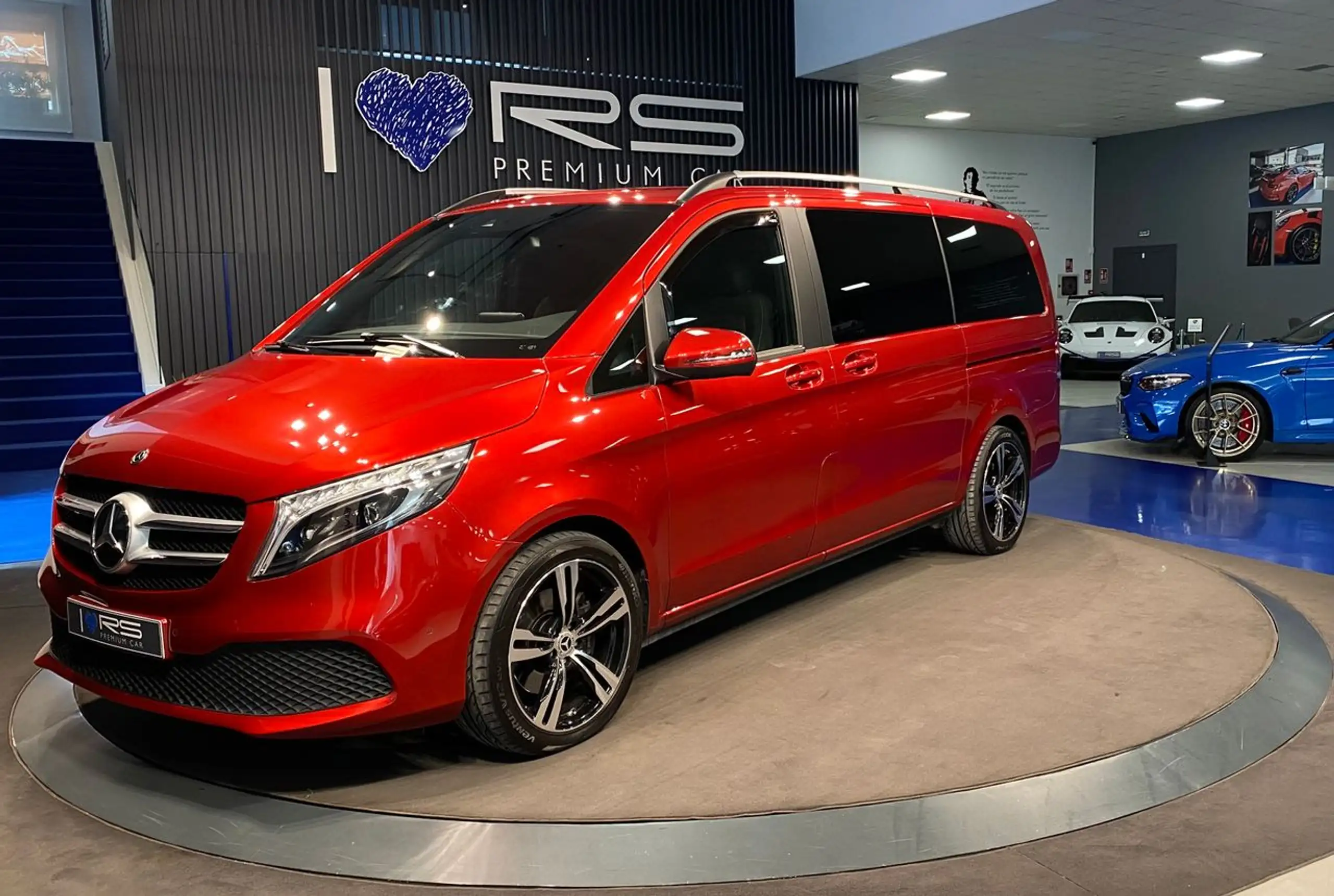 Mercedes-Benz - V