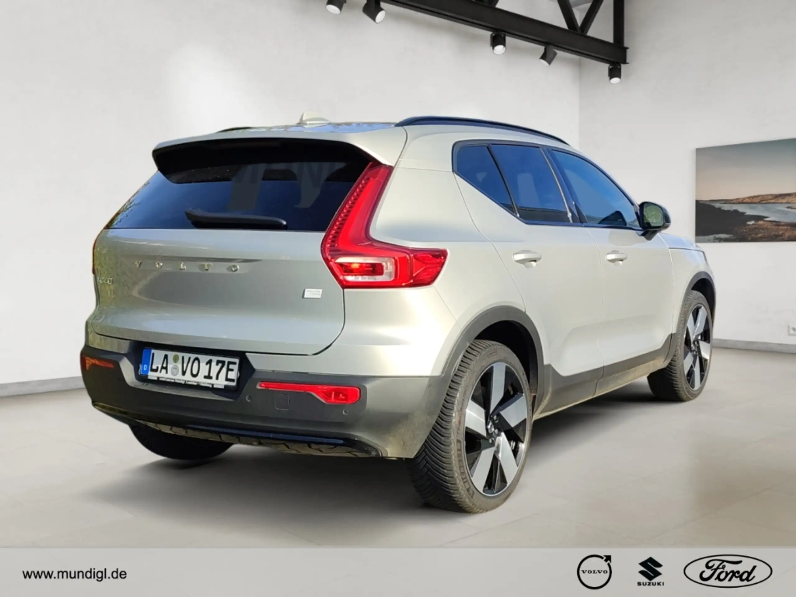 Volvo - XC40