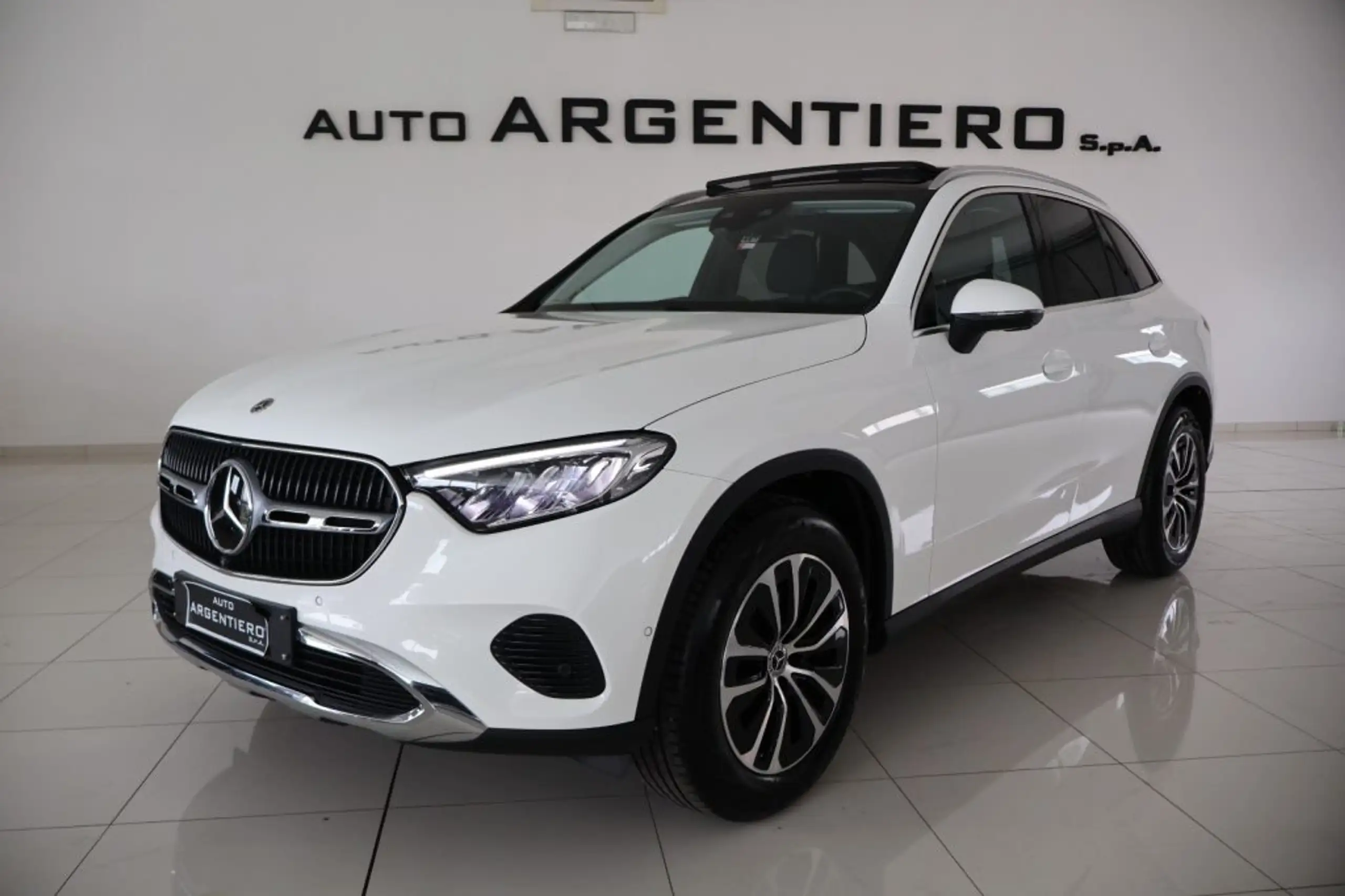 Mercedes-Benz - GLC 220