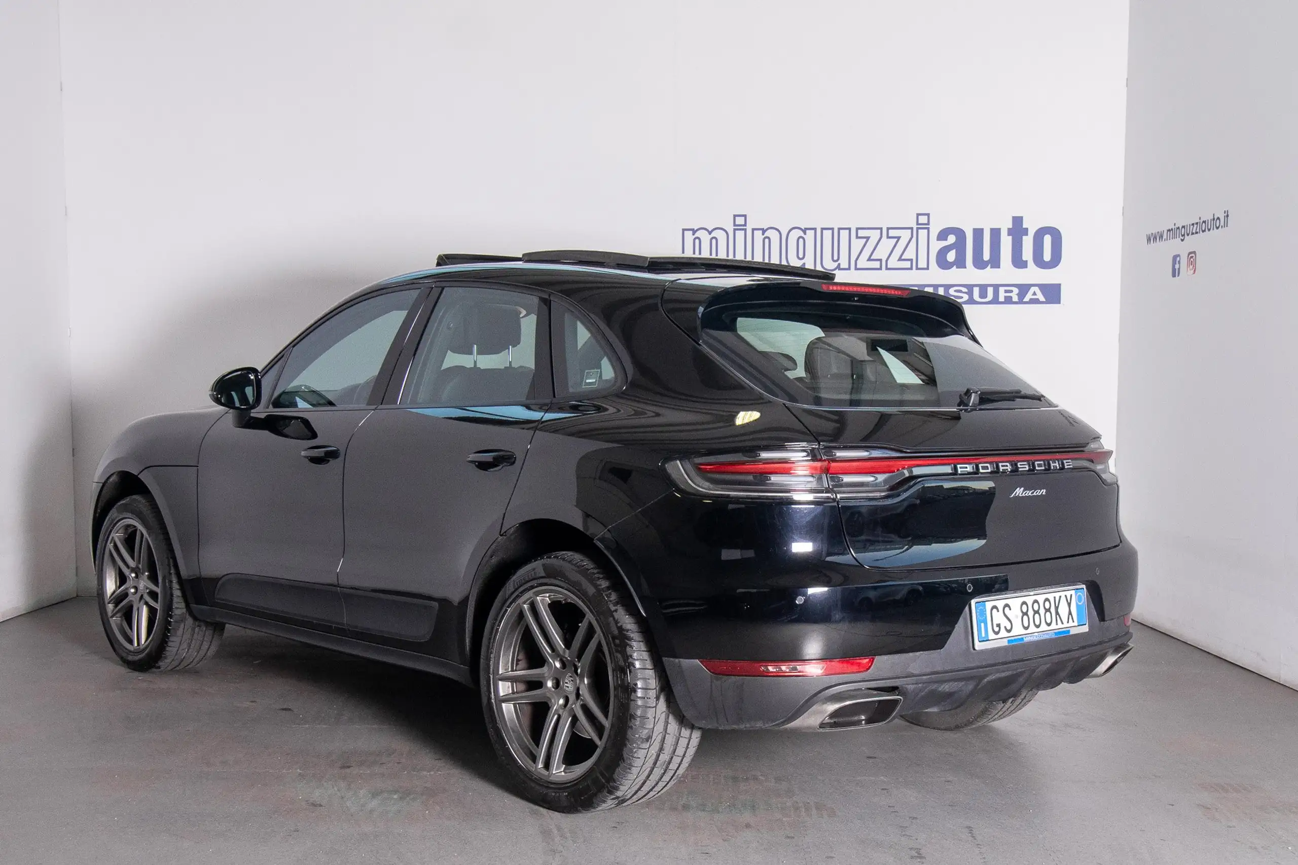 Porsche - Macan