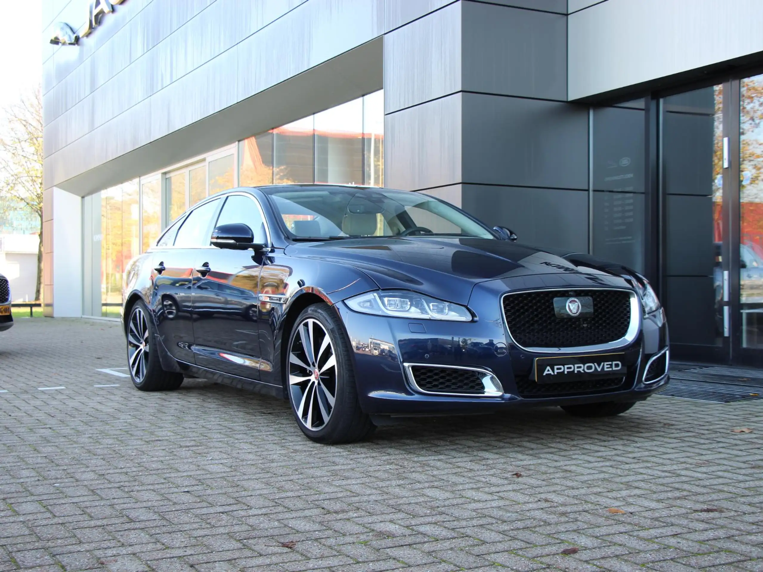 Jaguar - XJ