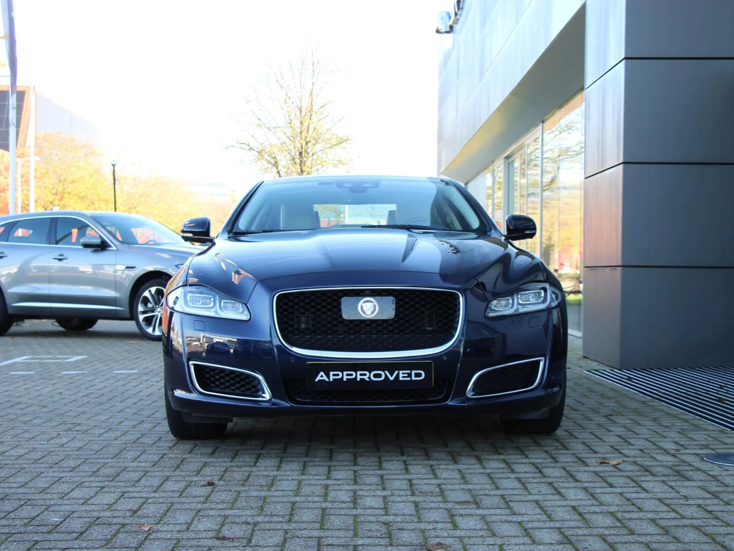 Jaguar - XJ