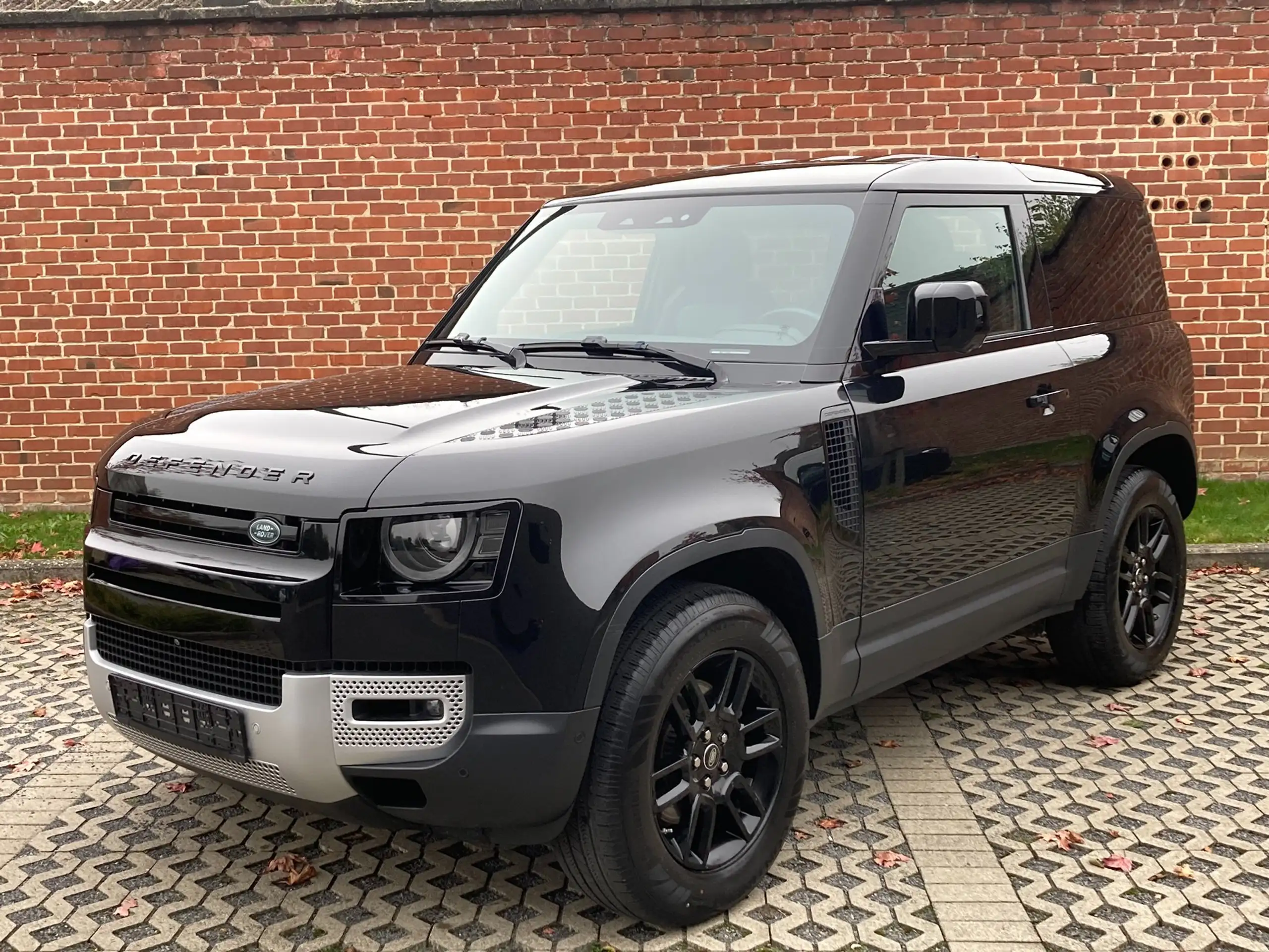 Land Rover - Defender