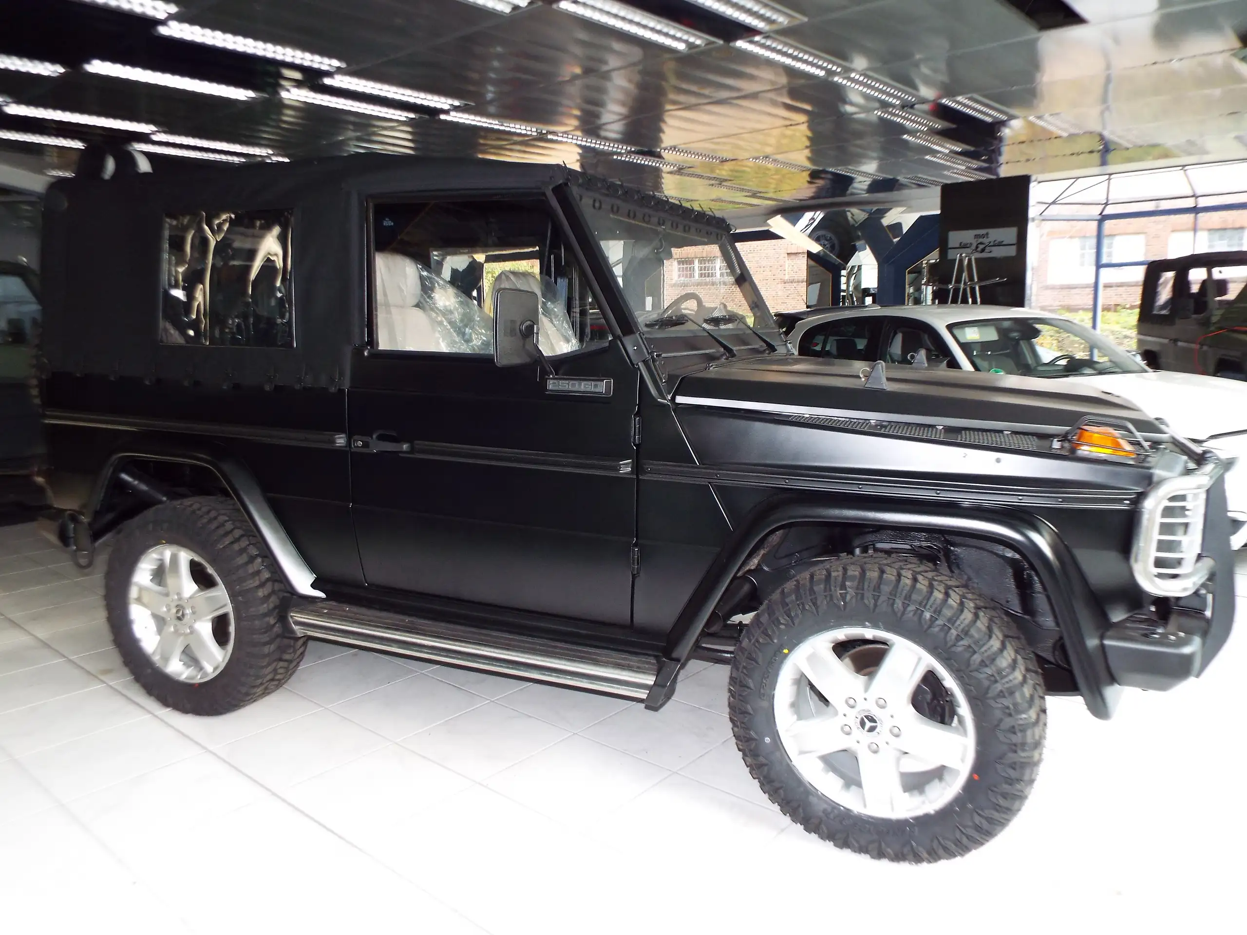 Mercedes-Benz - G 250