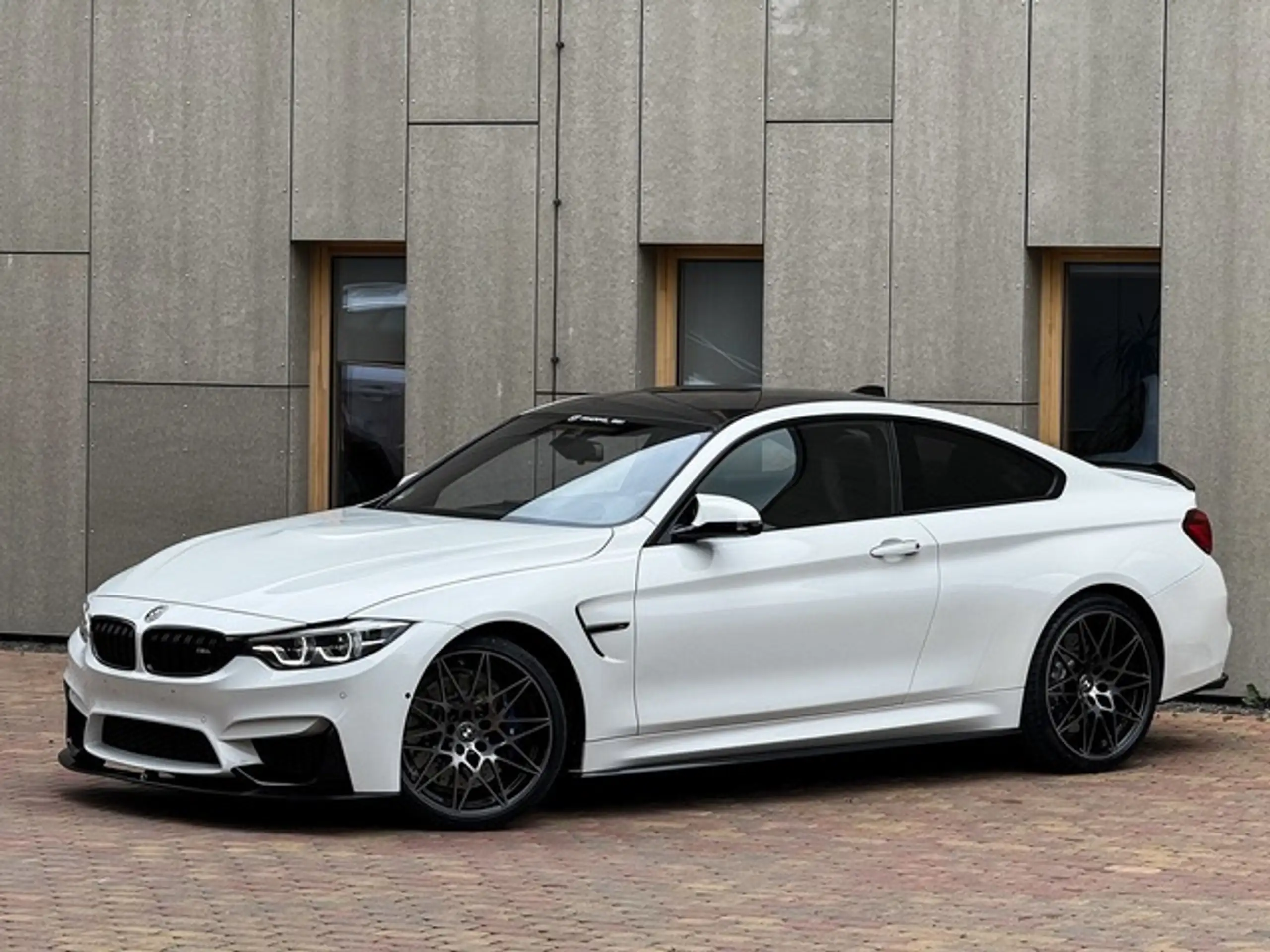 BMW - M4