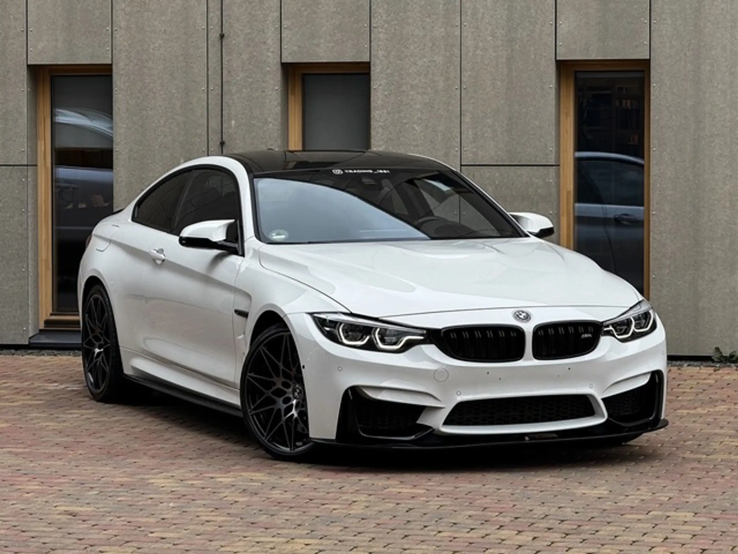 BMW - M4