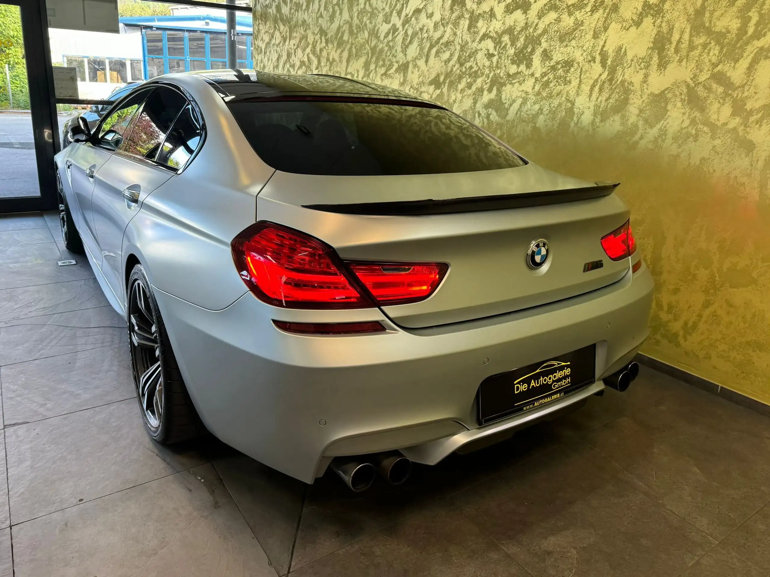 BMW - M6