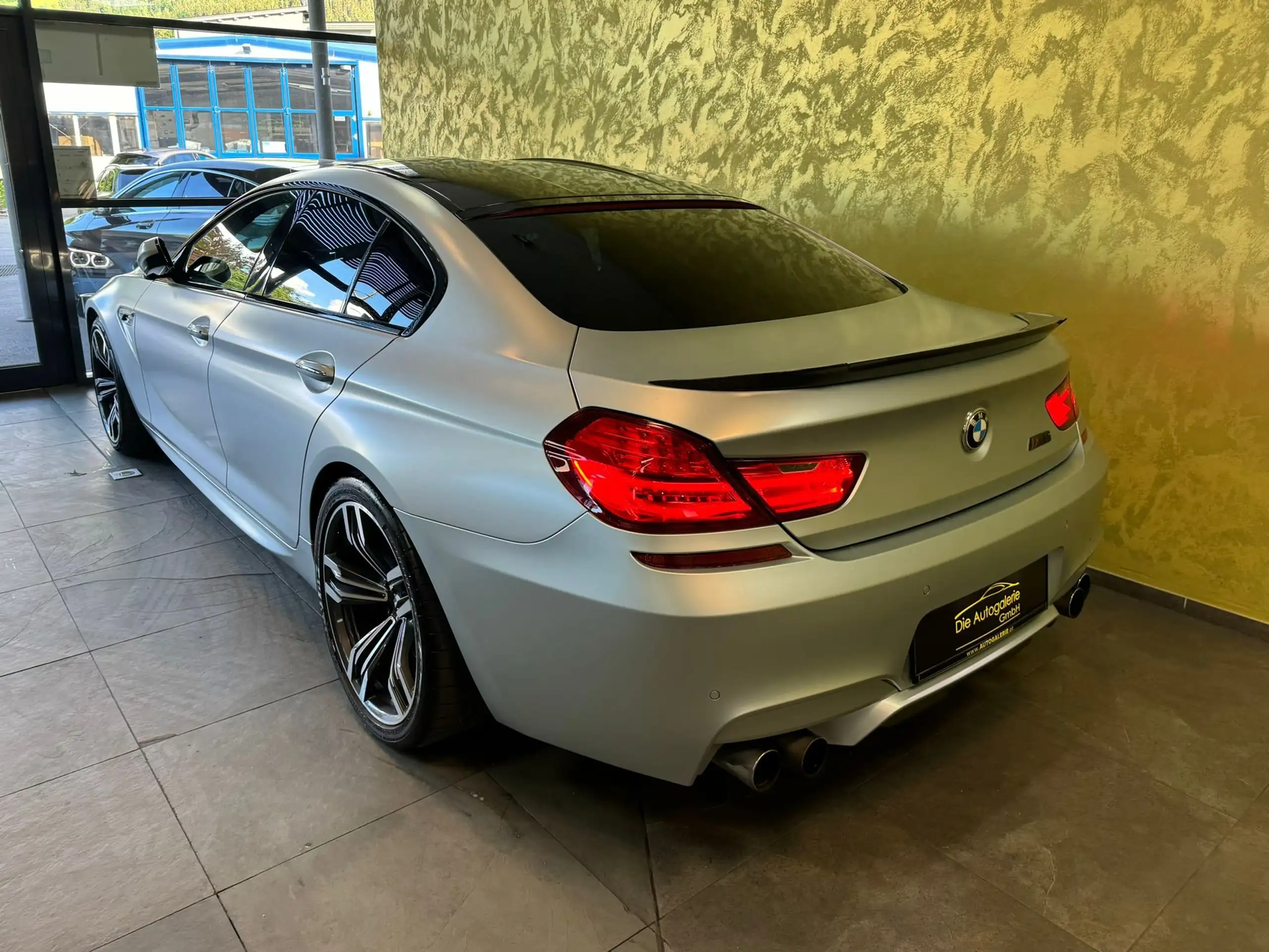 BMW - M6