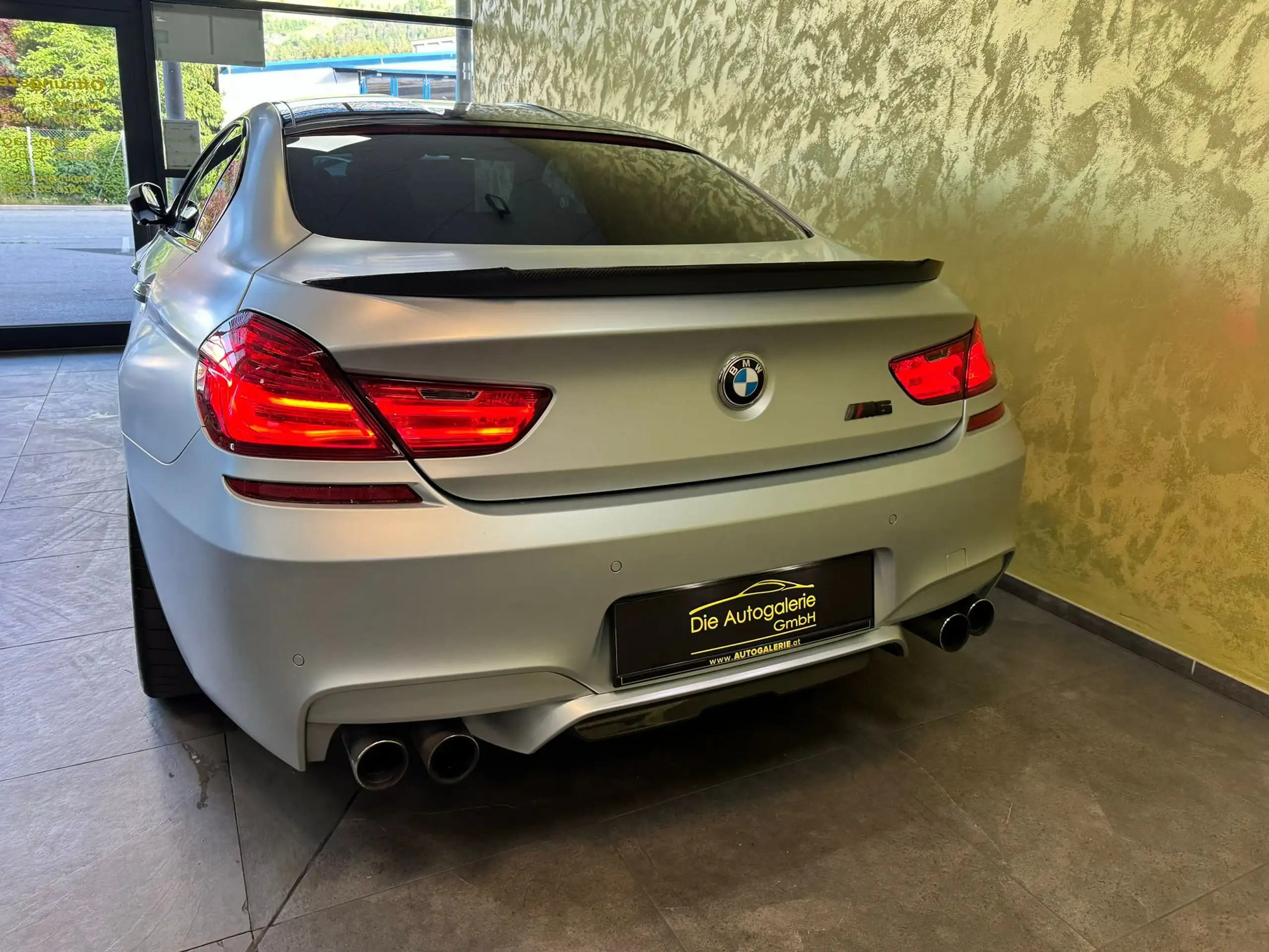 BMW - M6