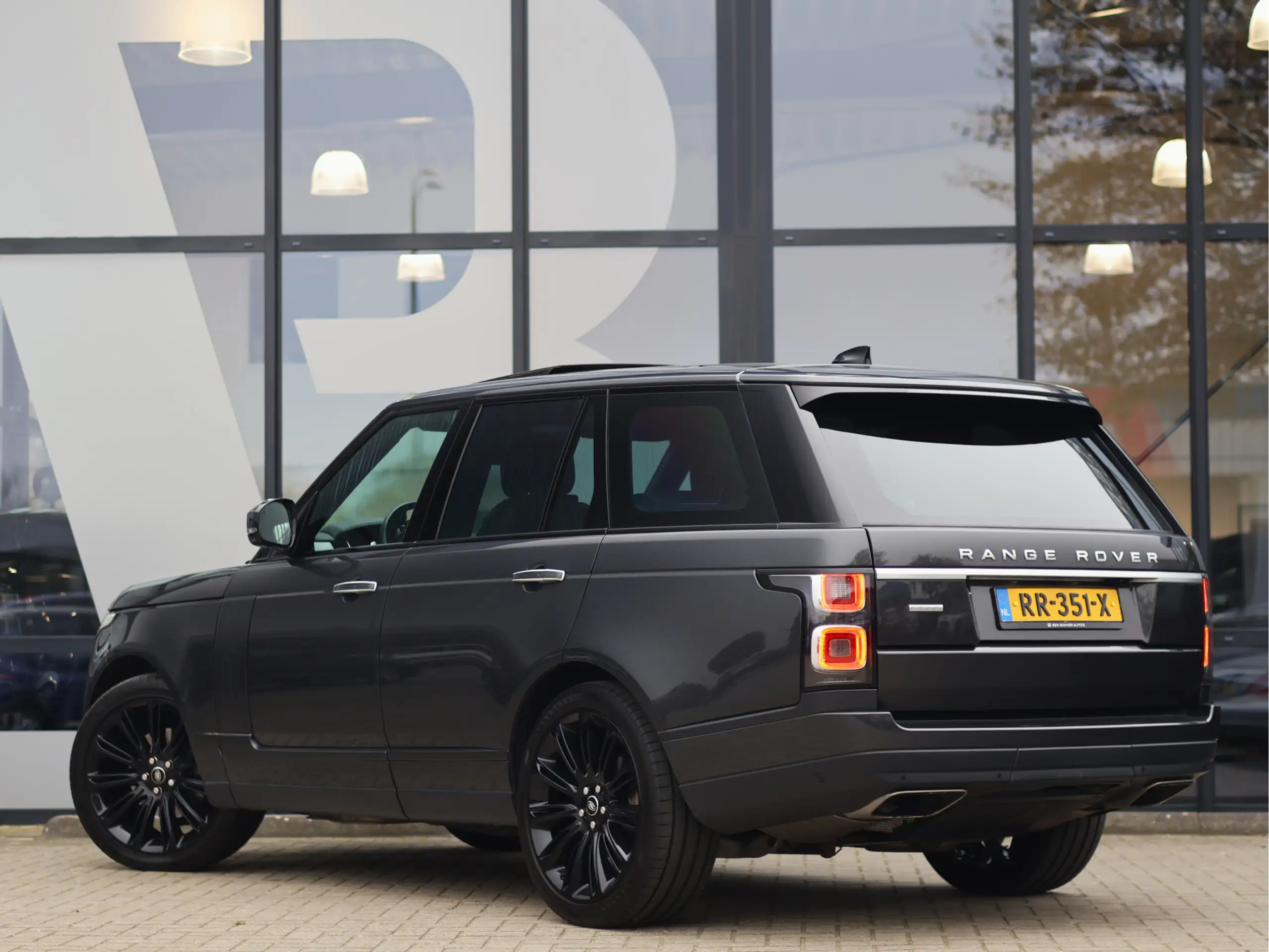 Land Rover - Range Rover