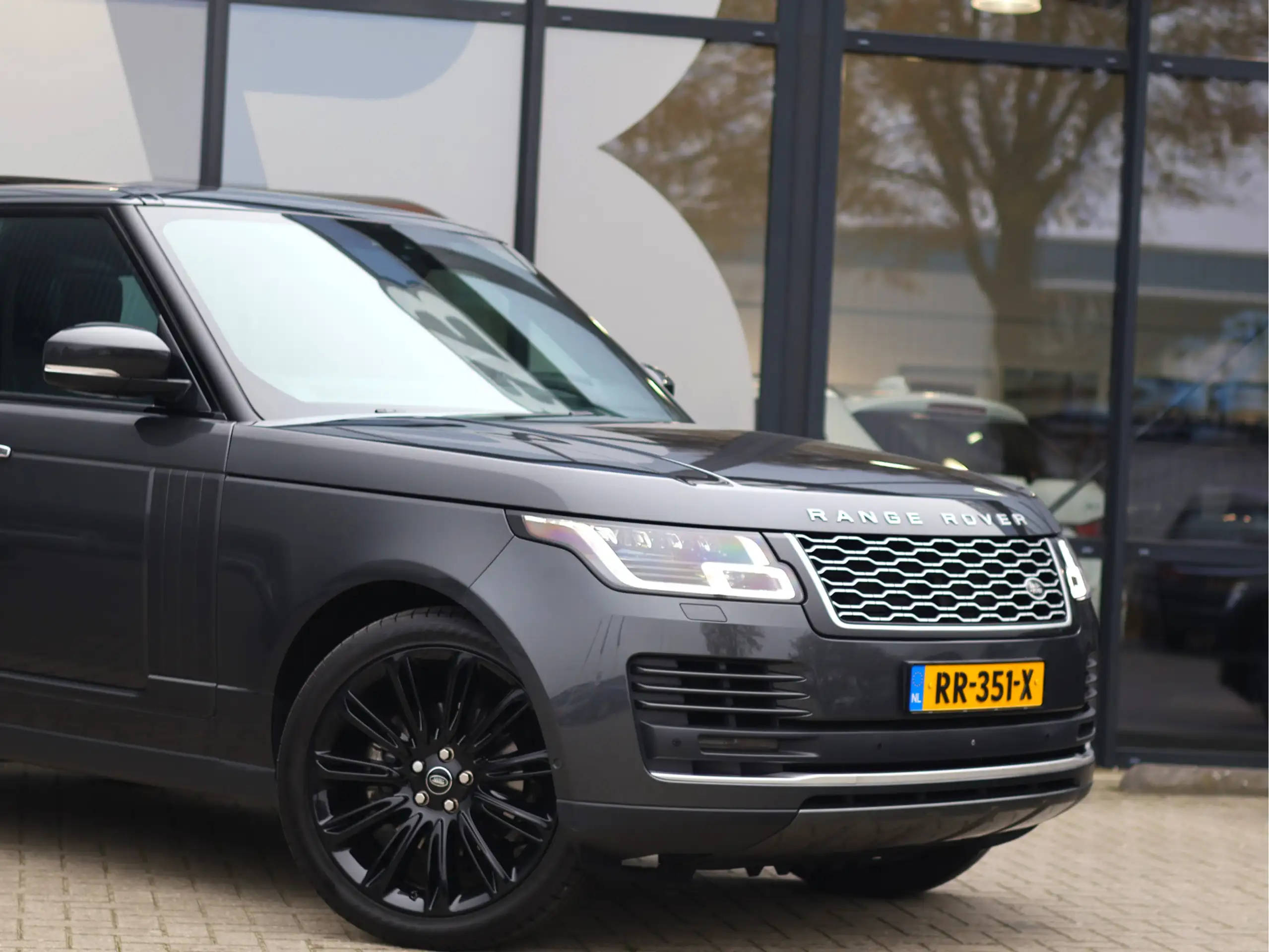 Land Rover - Range Rover