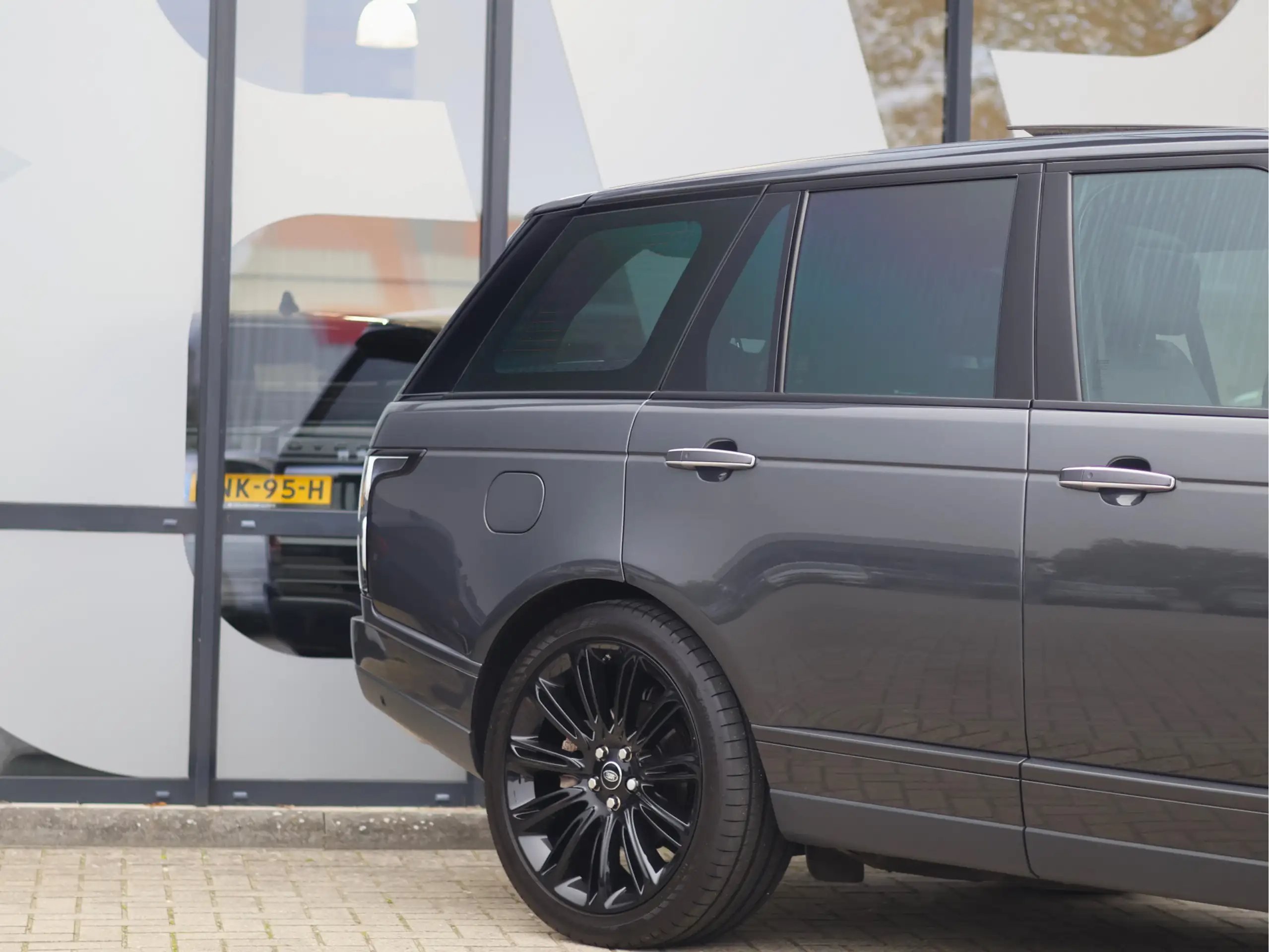 Land Rover - Range Rover