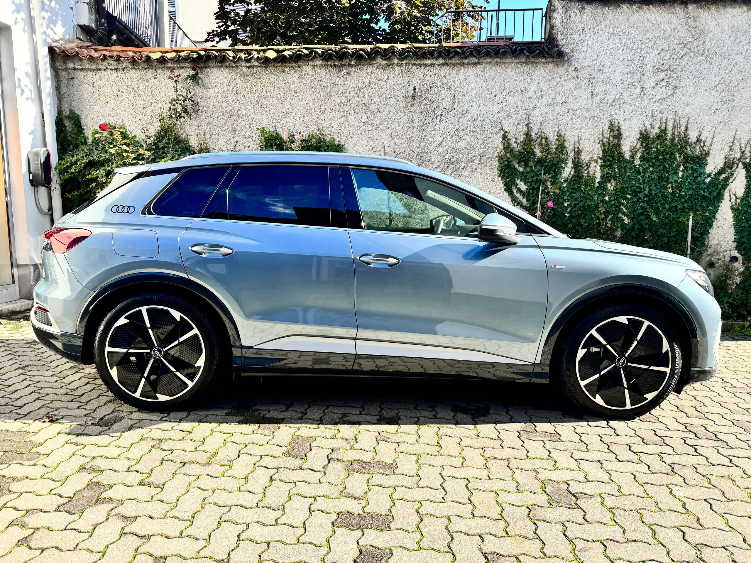 Audi - Q4 e-tron