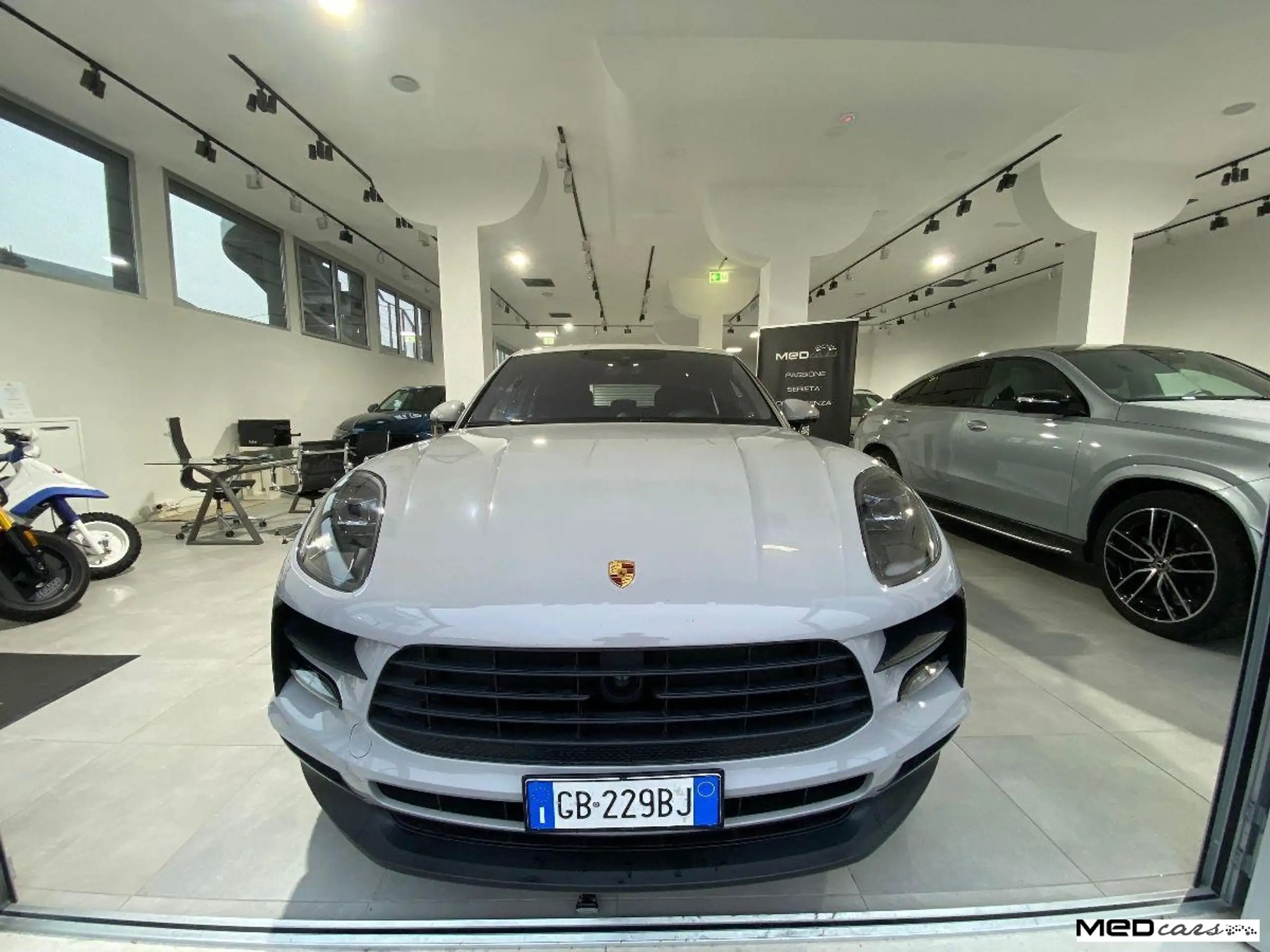 Porsche - Macan