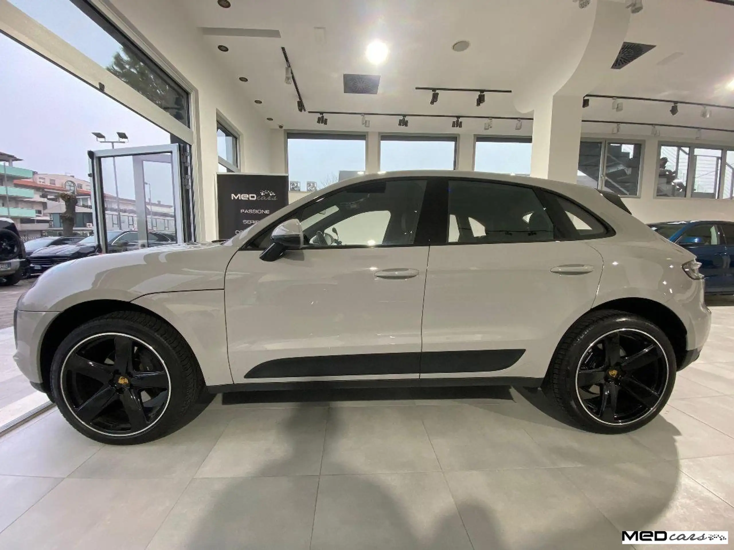 Porsche - Macan