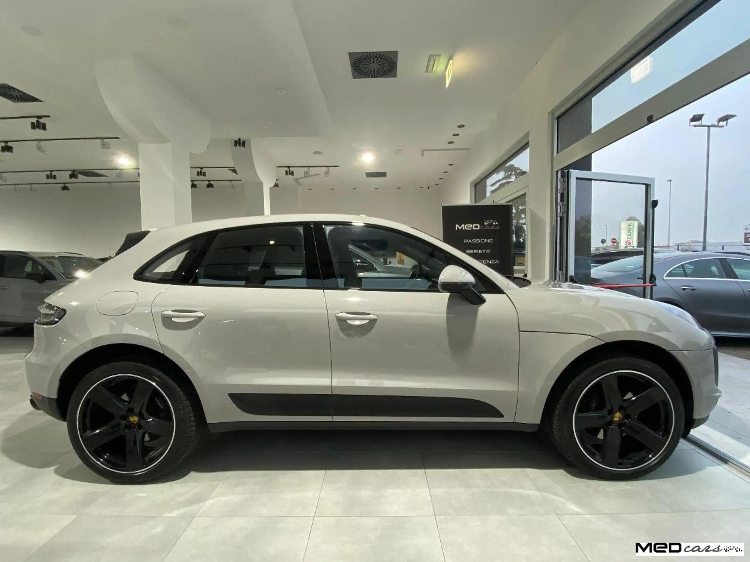 Porsche - Macan