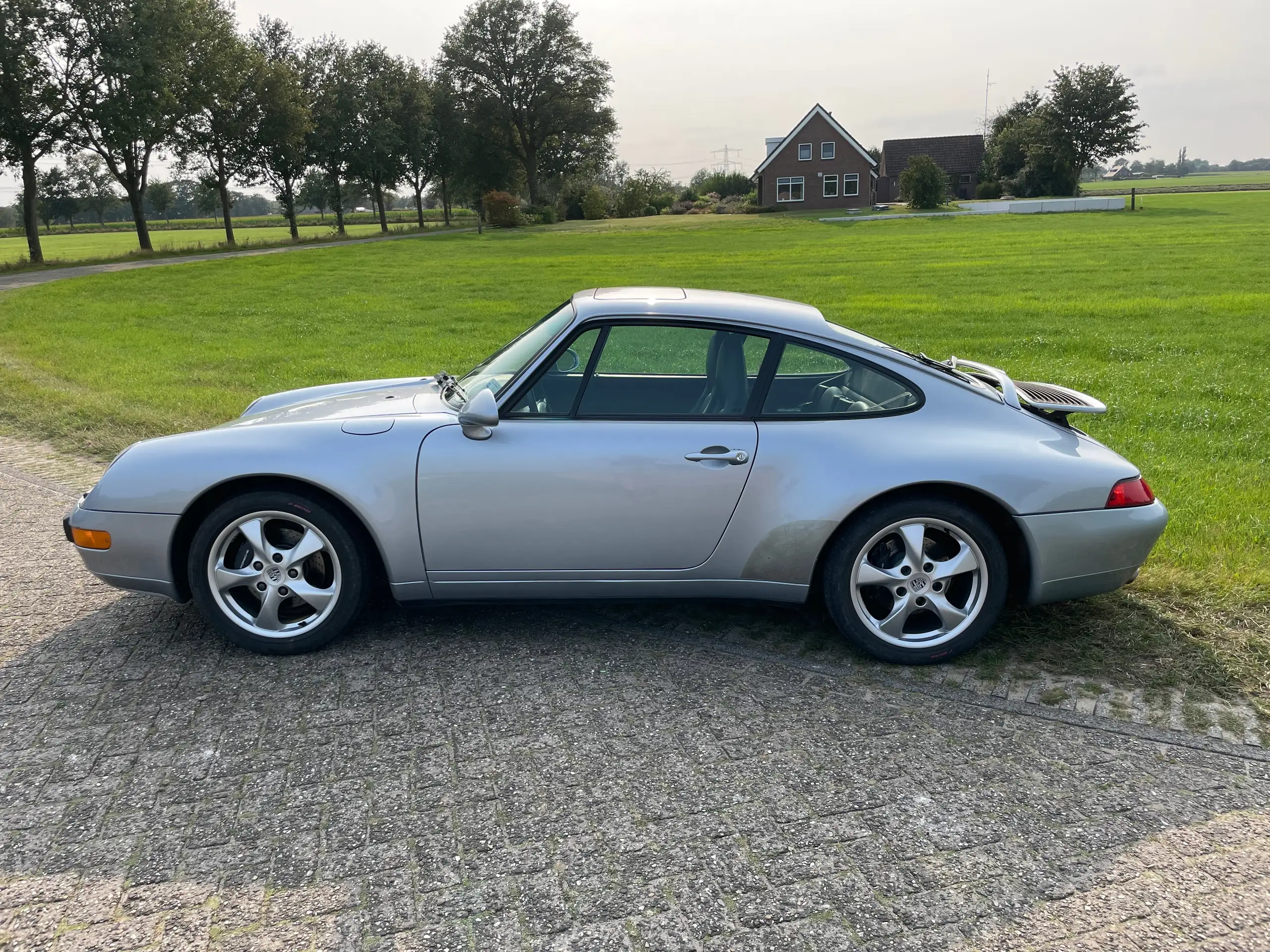 Porsche - 911