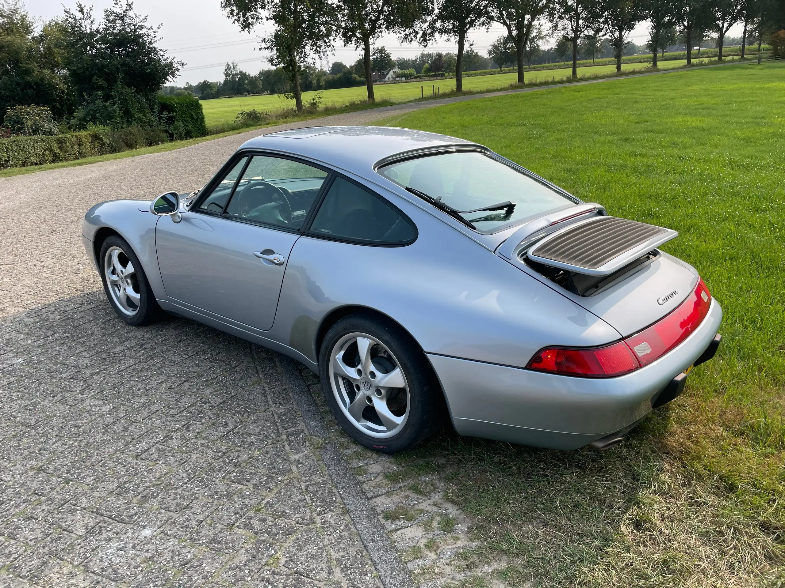 Porsche - 911