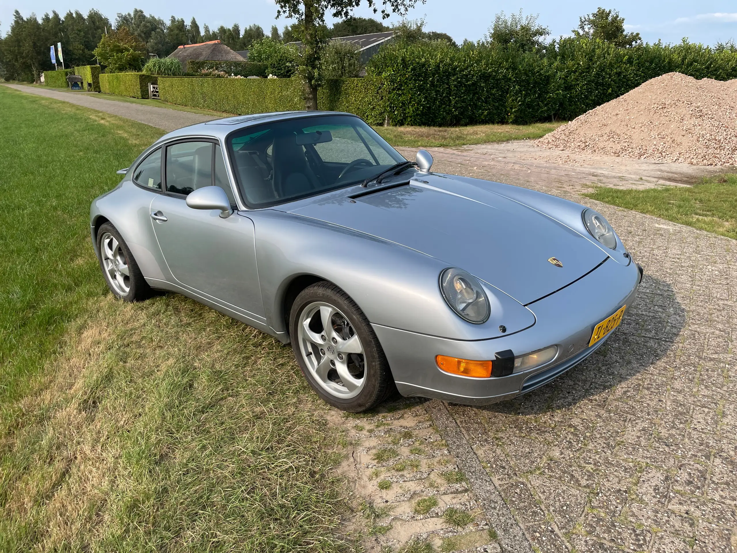 Porsche - 911