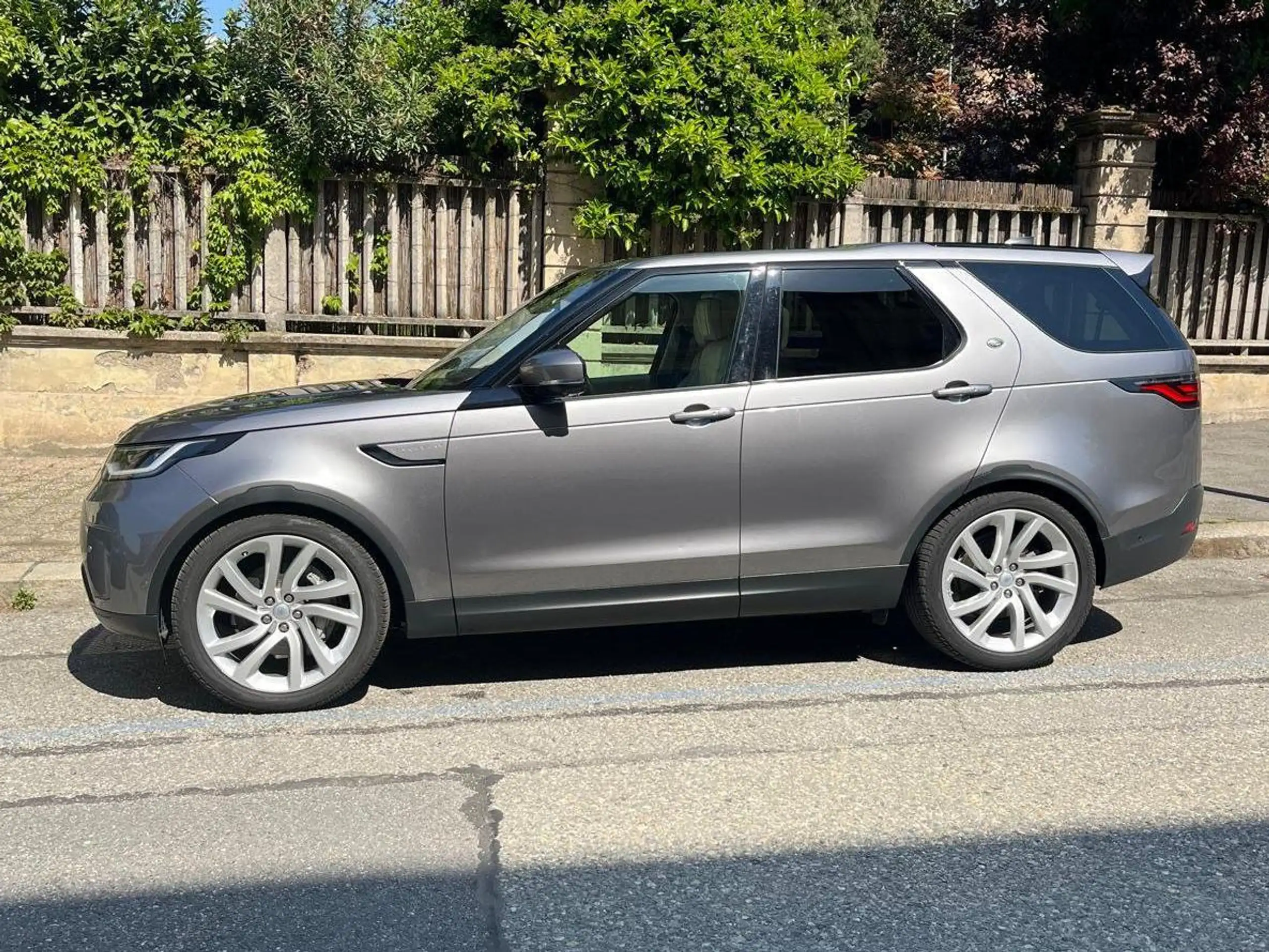 Land Rover - Discovery