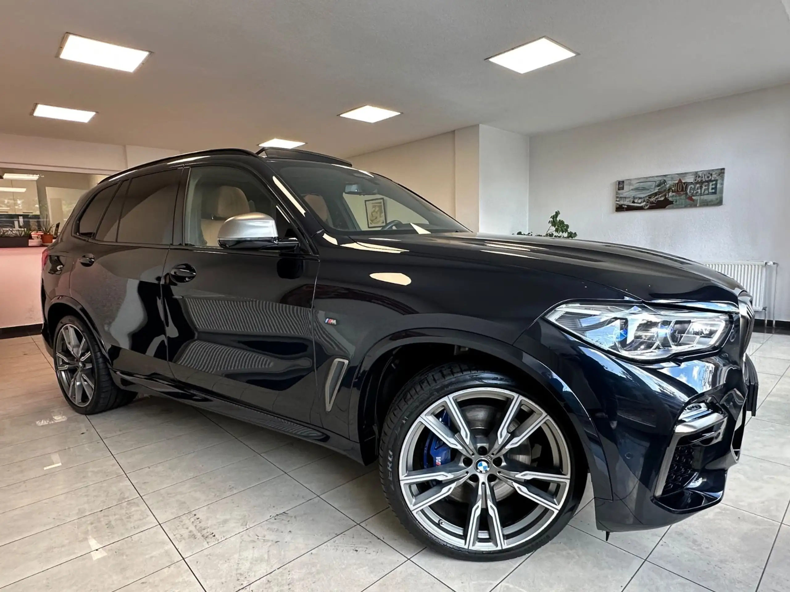 BMW - X5 M