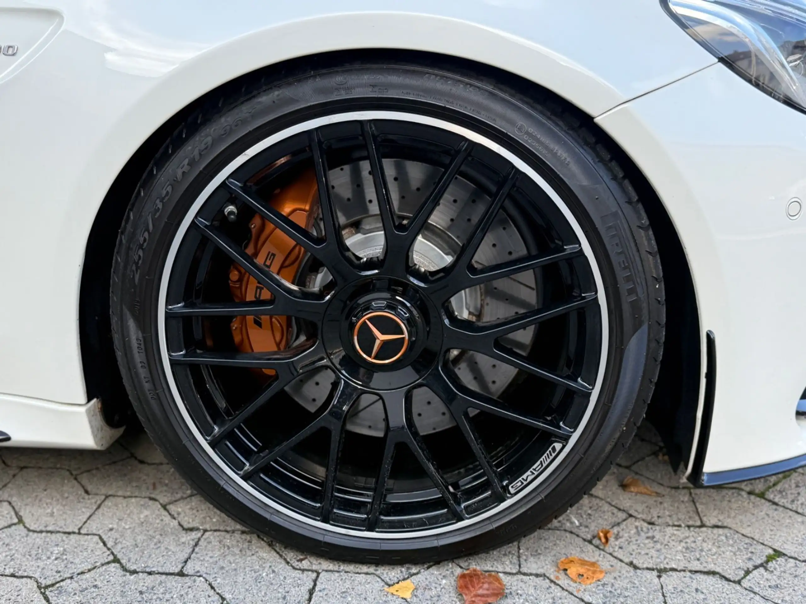 Mercedes-Benz - C 63 AMG