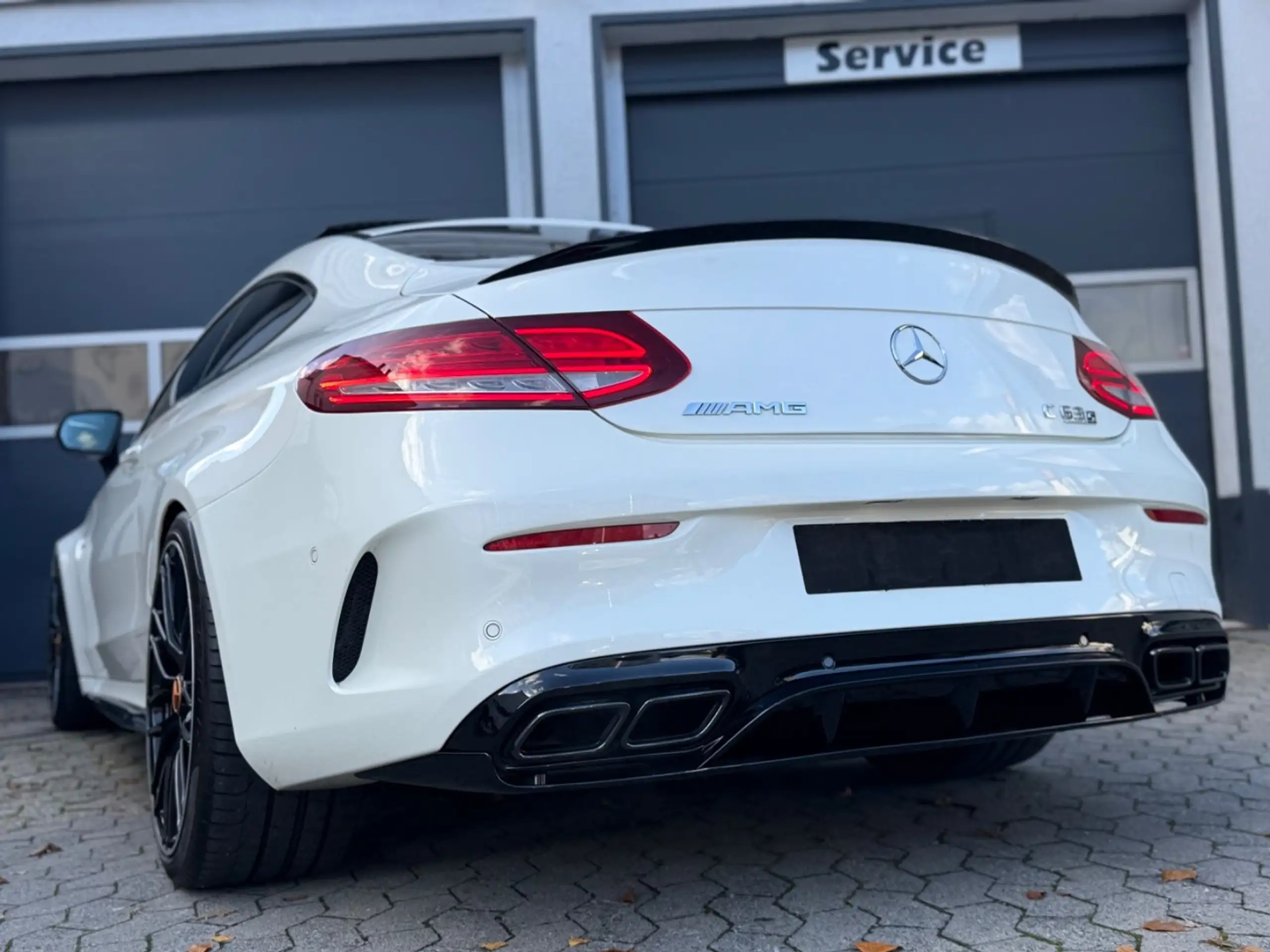 Mercedes-Benz - C 63 AMG