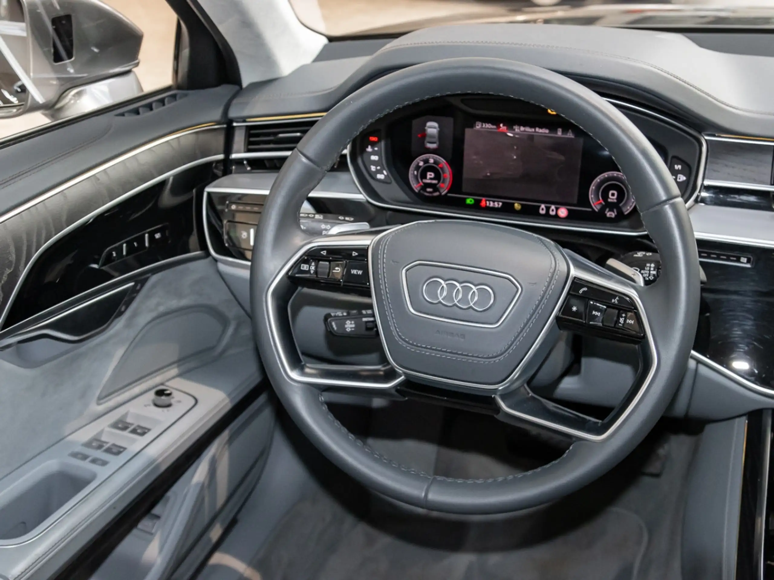 Audi - A8