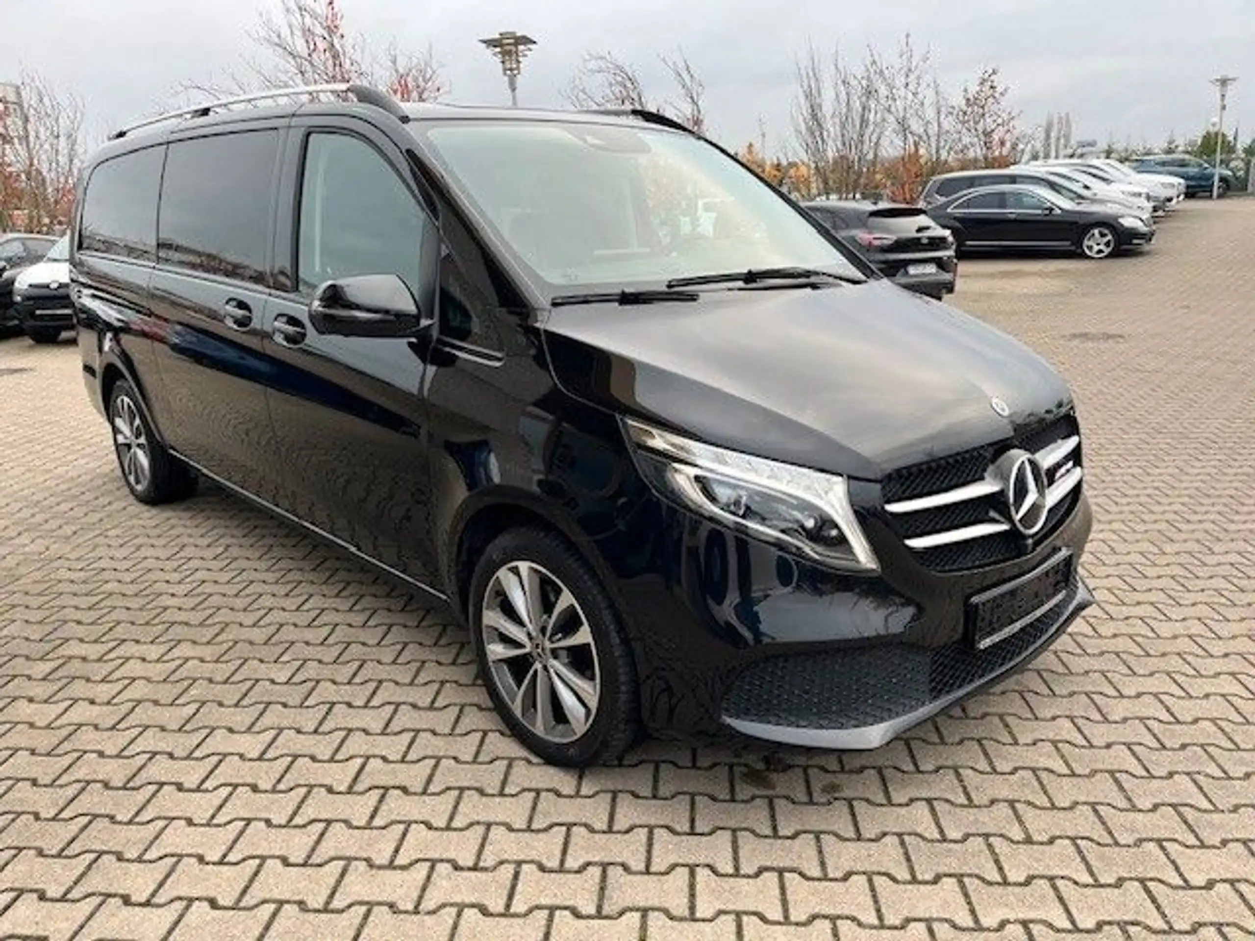 Mercedes-Benz - V 300