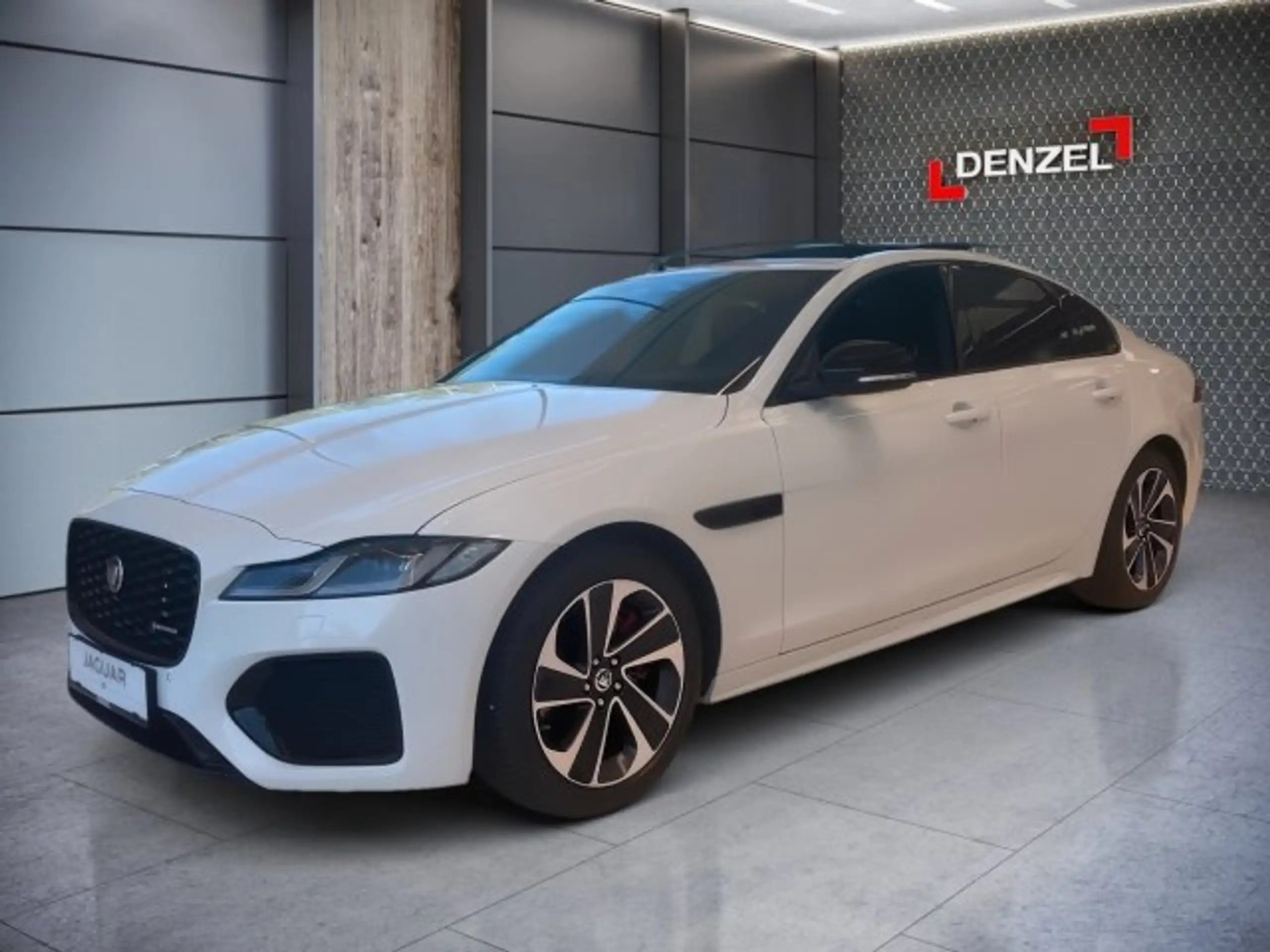 Jaguar XF 2024