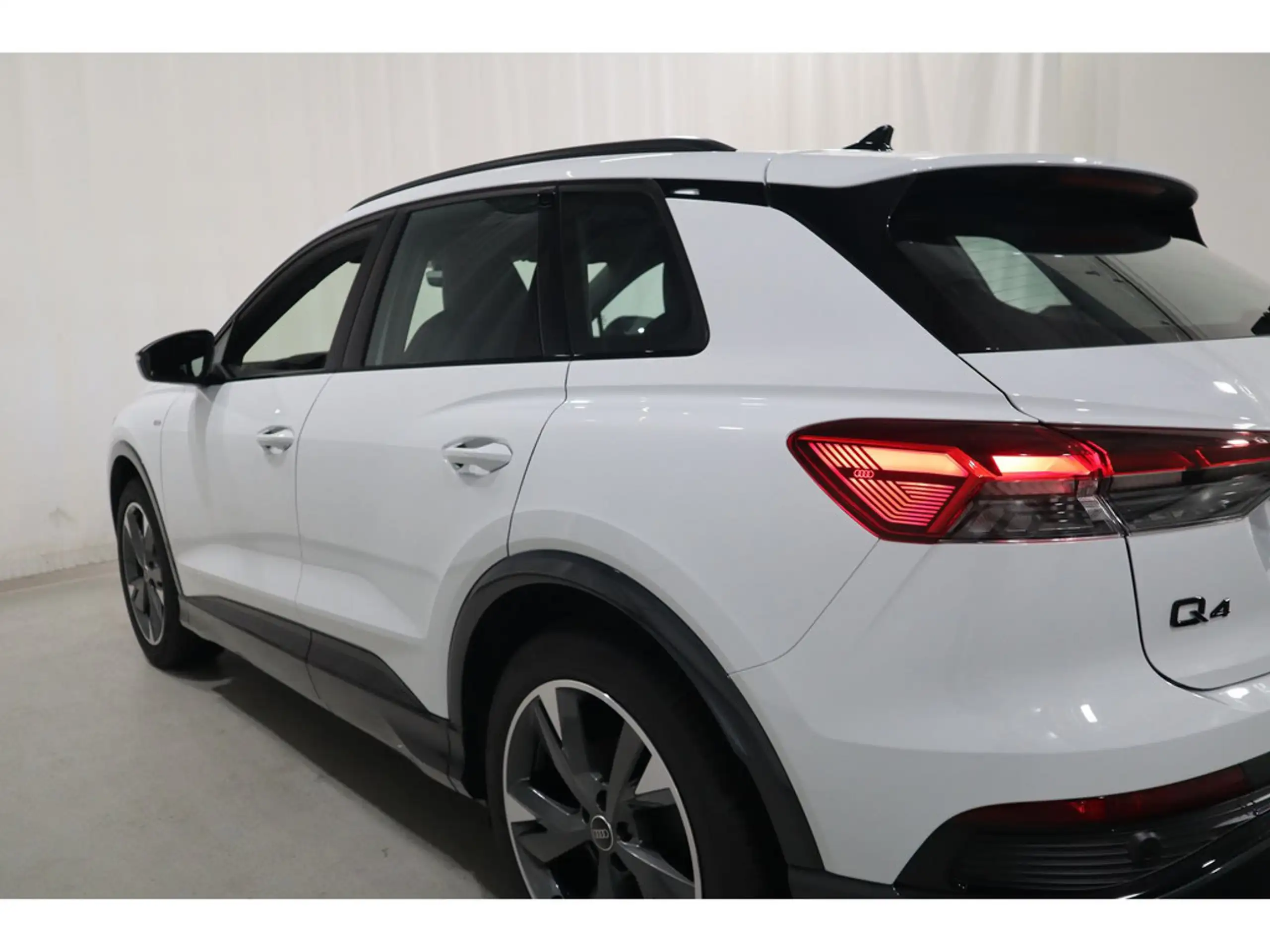 Audi - Q4 e-tron