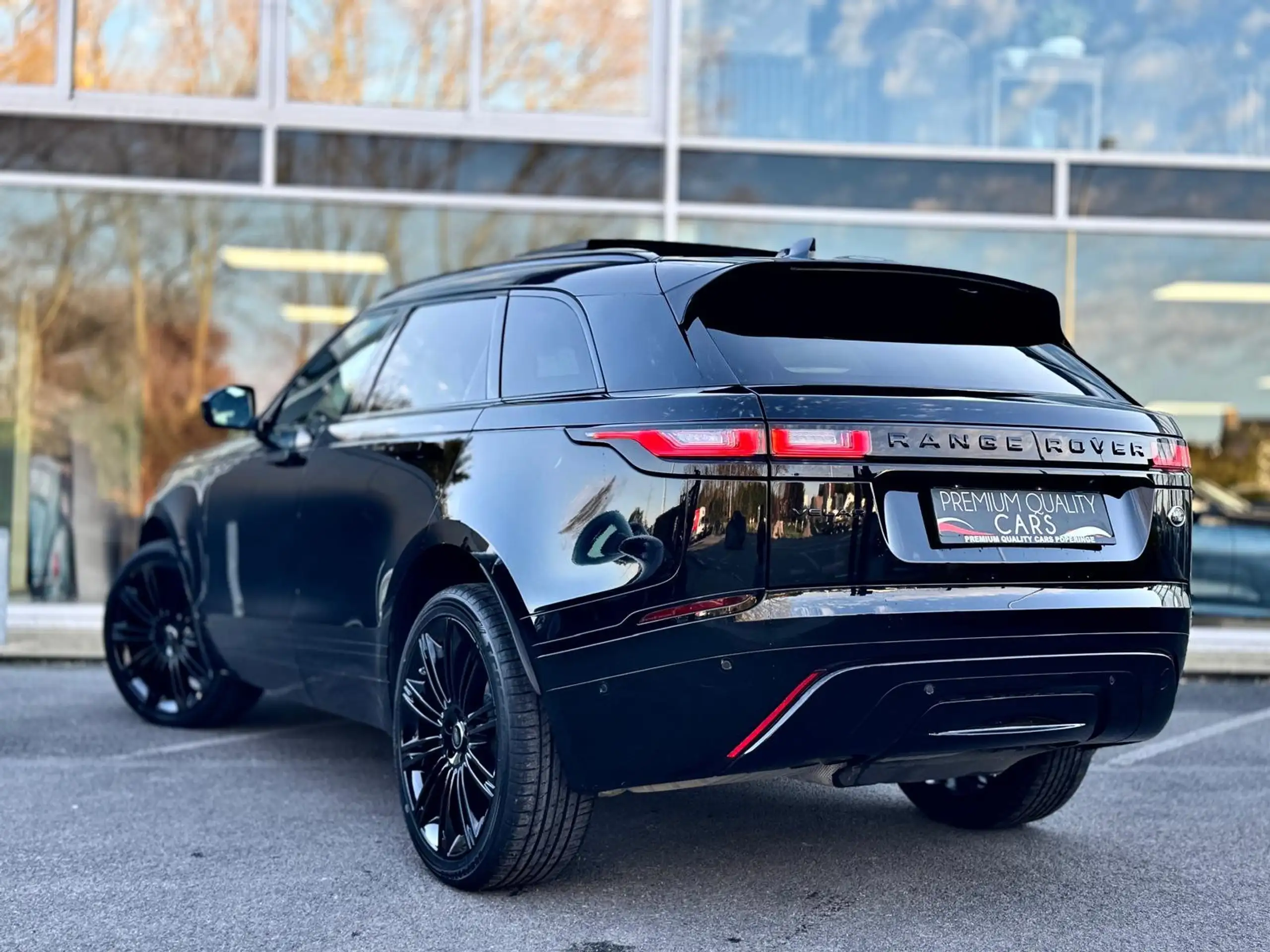 Land Rover - Range Rover Velar