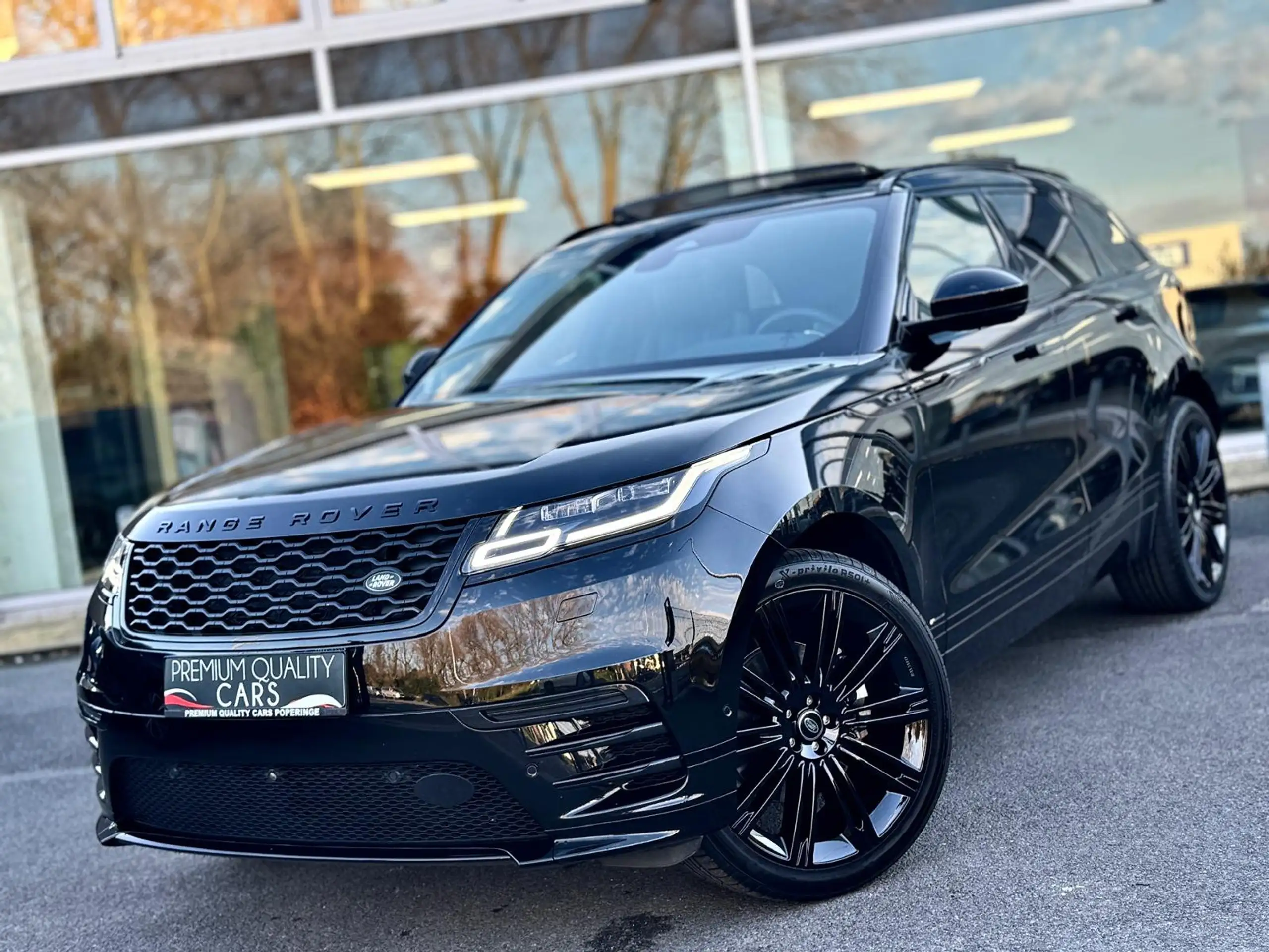 Land Rover - Range Rover Velar