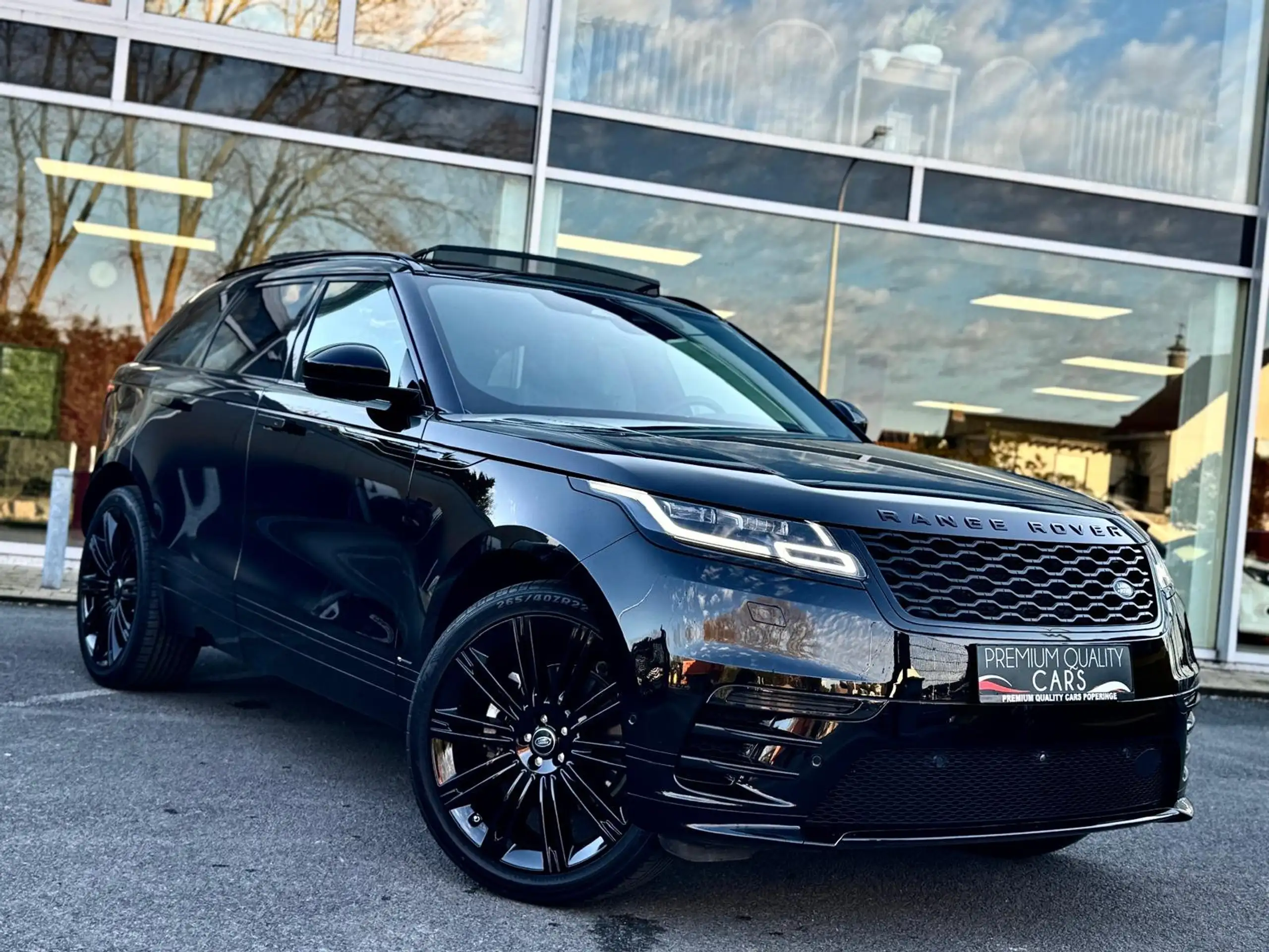 Land Rover - Range Rover Velar