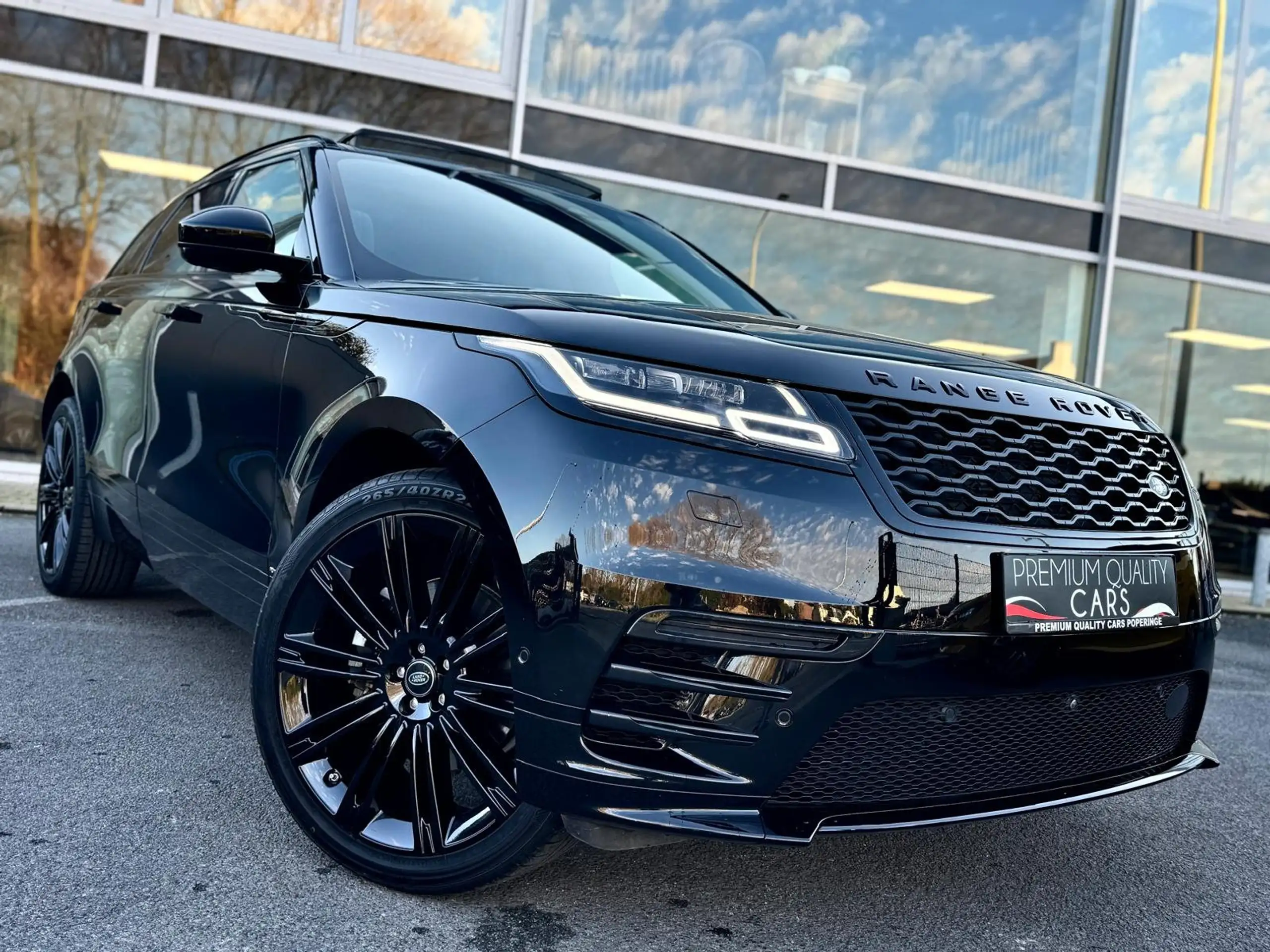 Land Rover - Range Rover Velar