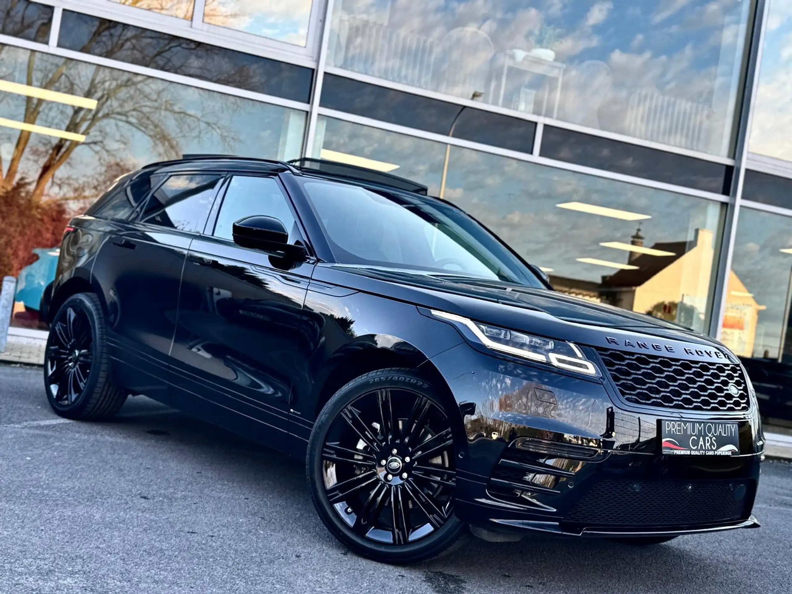 Land Rover - Range Rover Velar