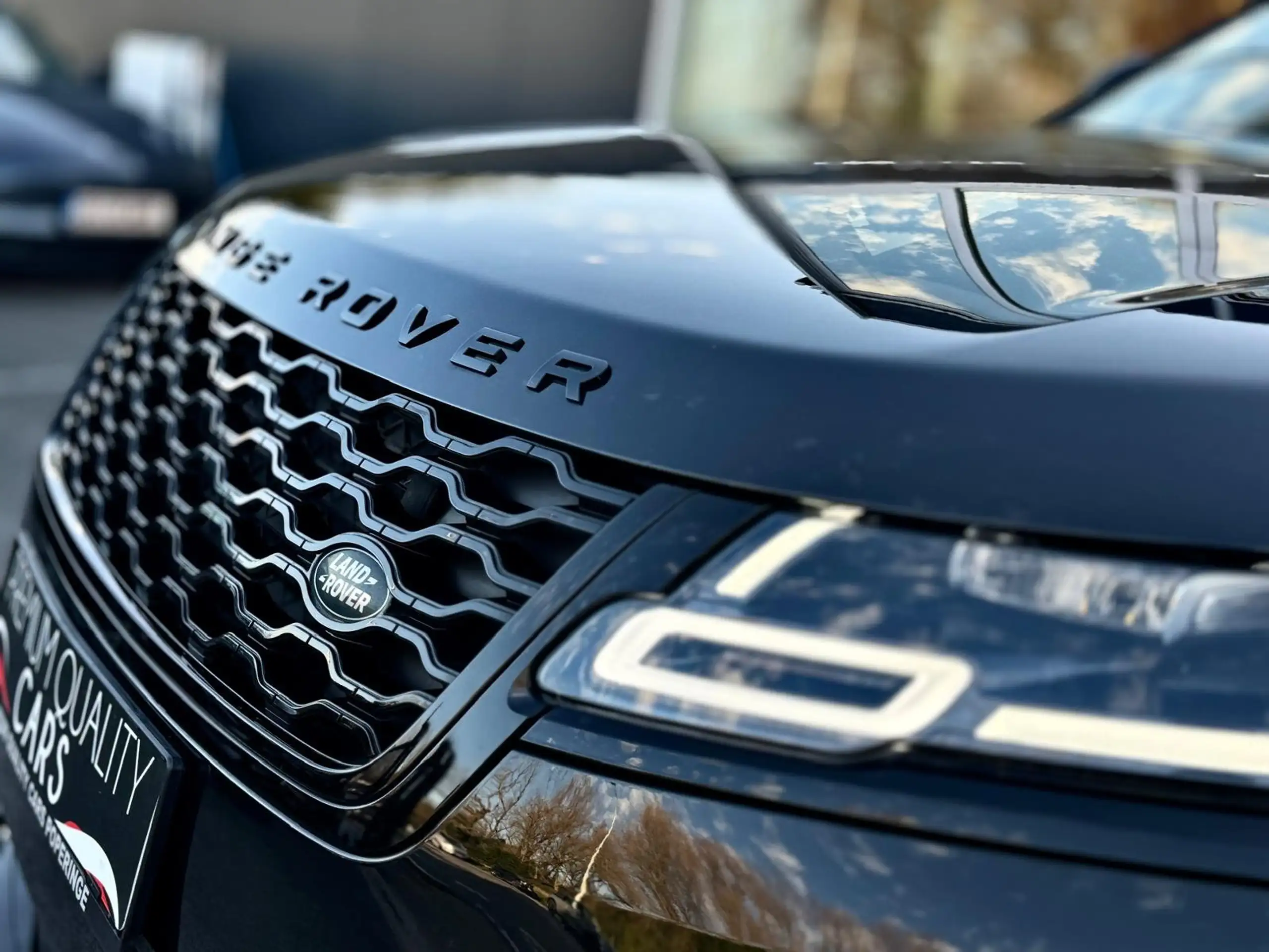 Land Rover - Range Rover Velar