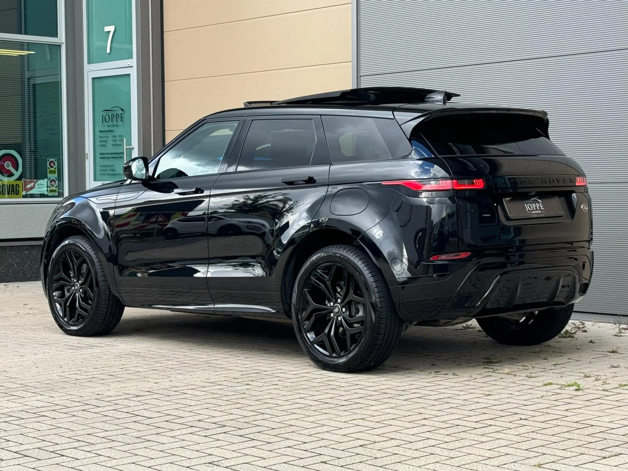 Land Rover - Range Rover Evoque