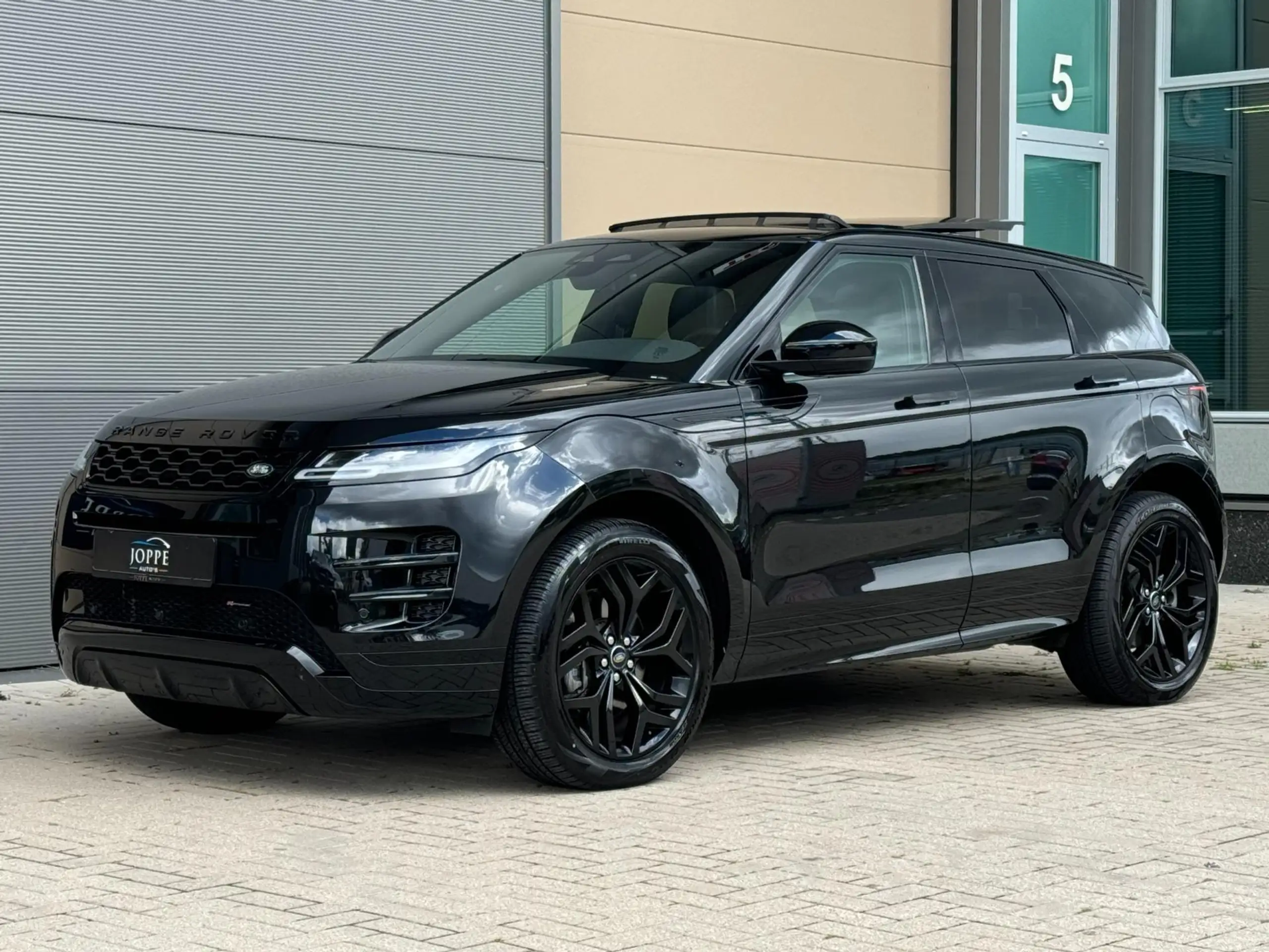 Land Rover - Range Rover Evoque