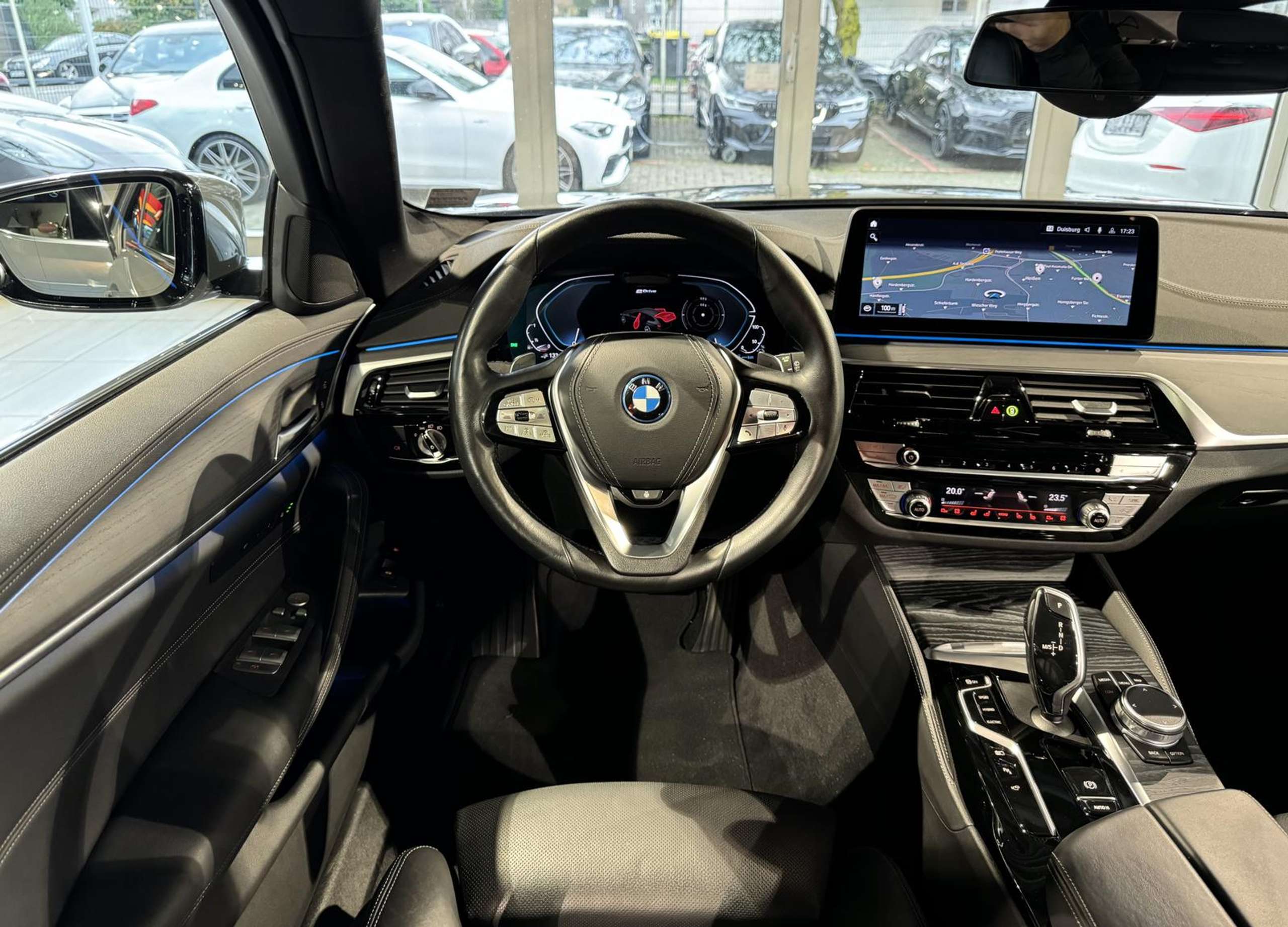 BMW - 530