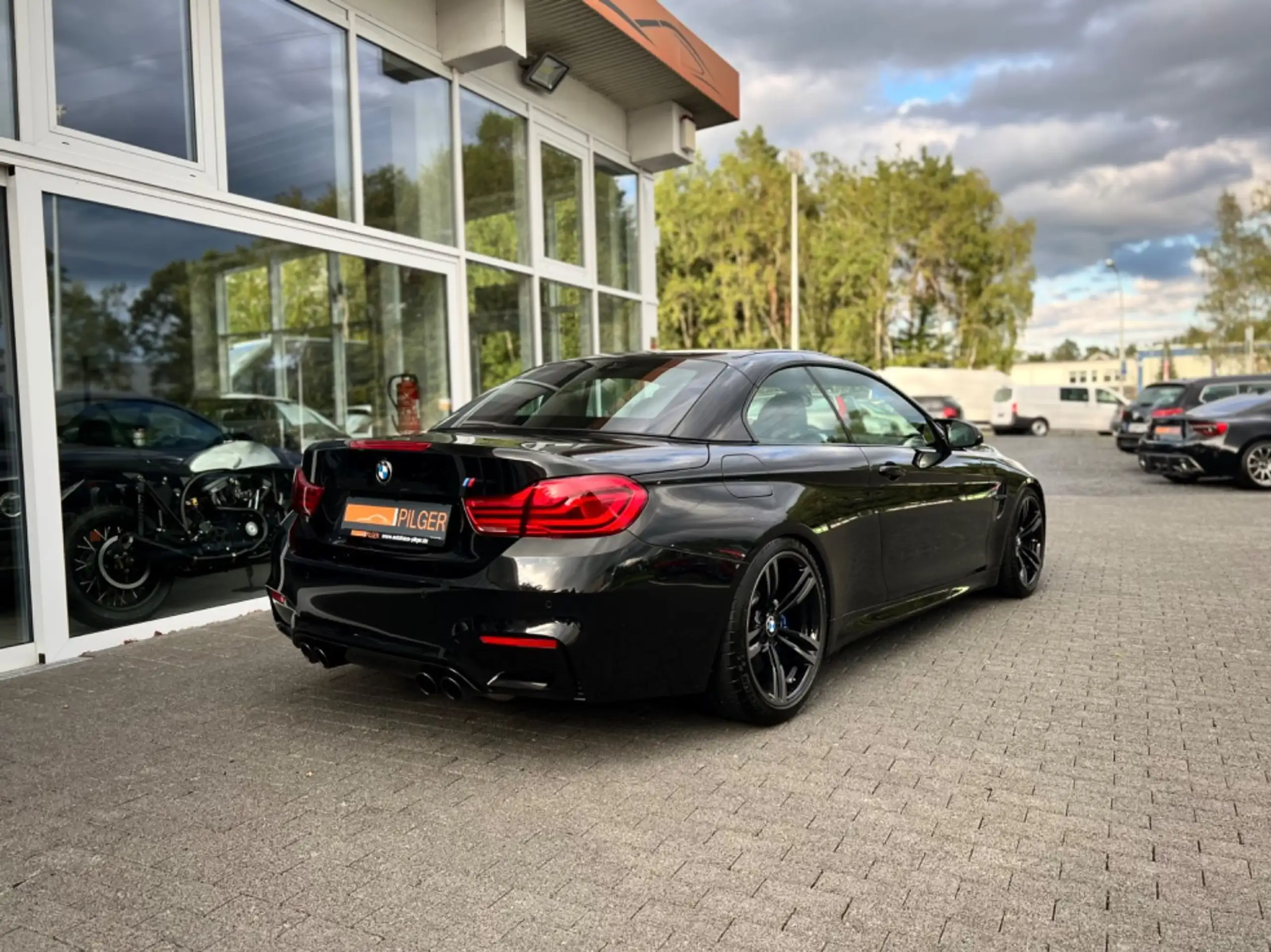 BMW - M4